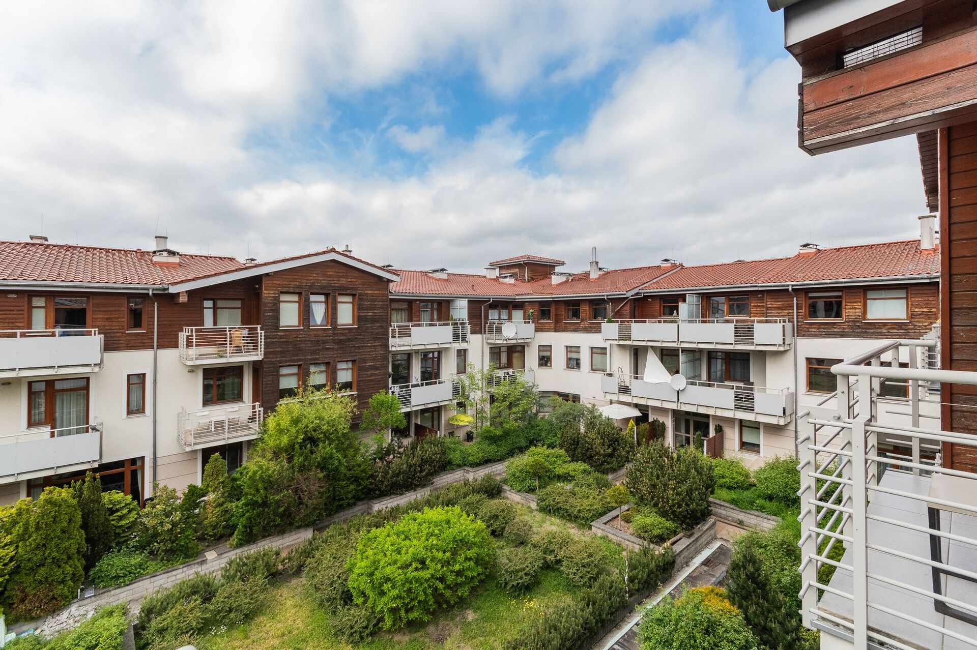 Grand Apartments