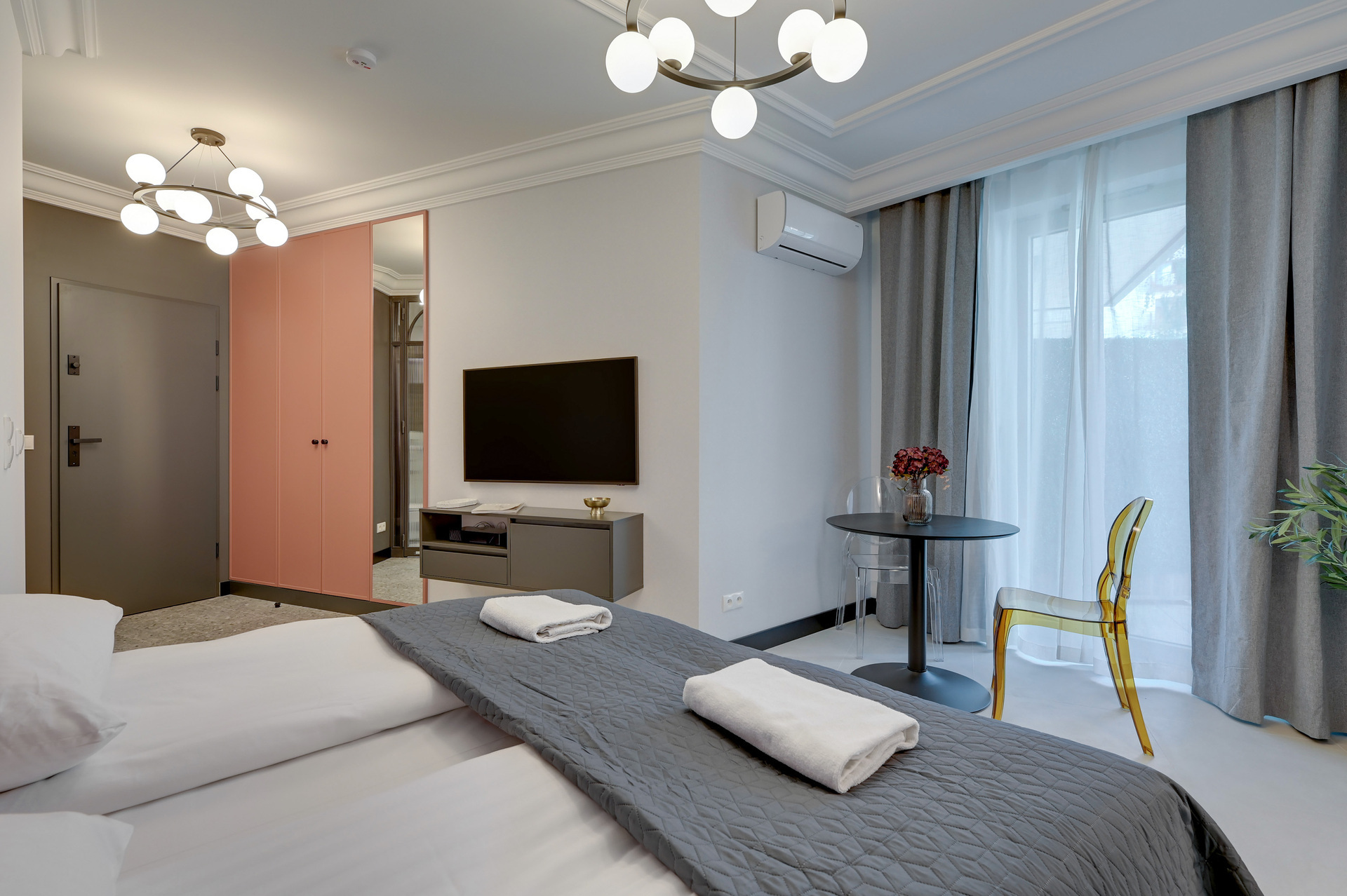 Grand Apartments