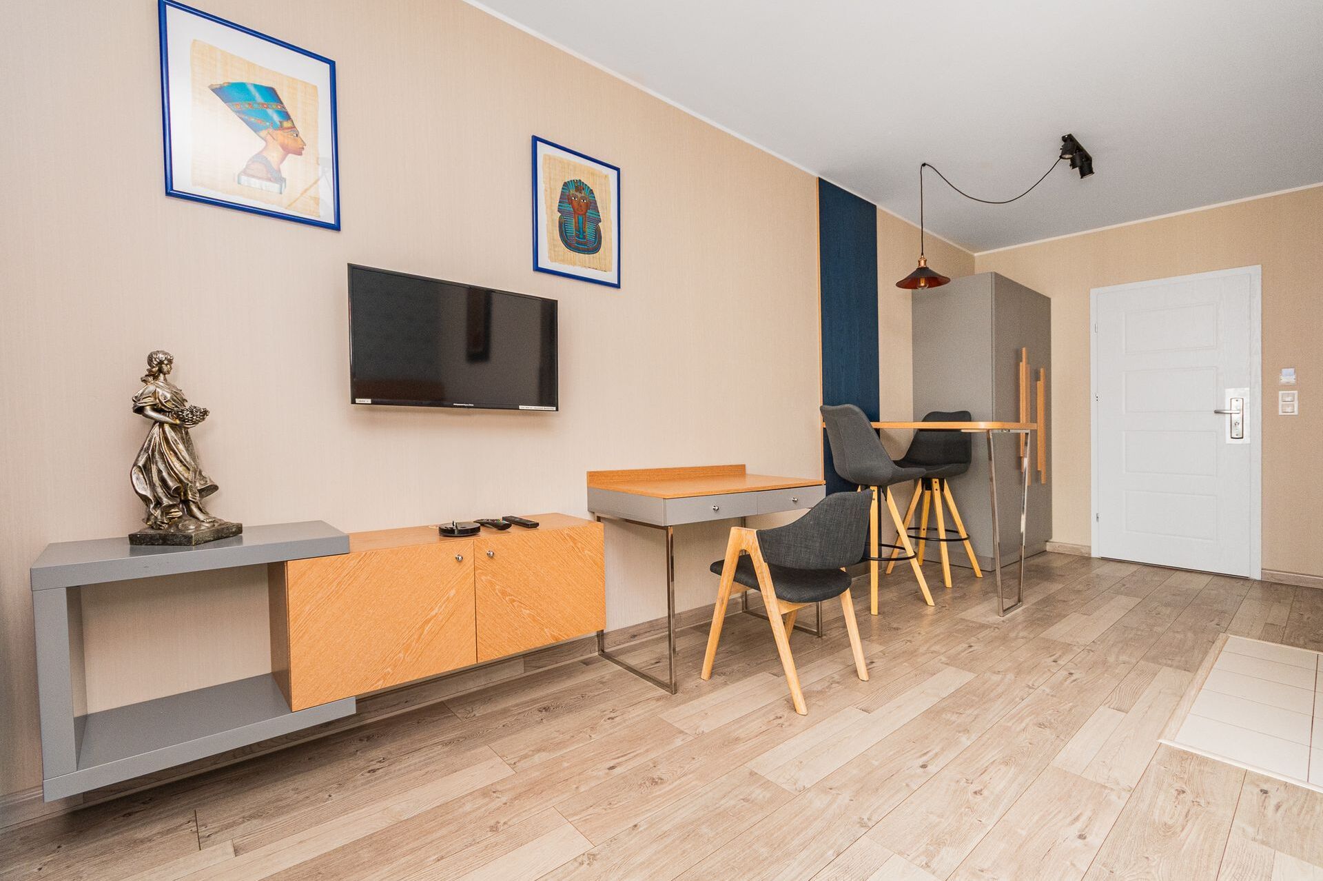 Grand Apartments