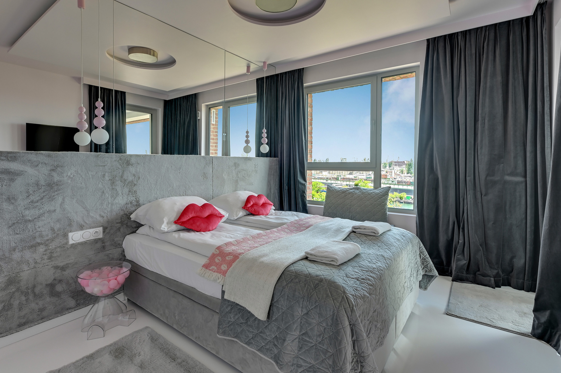 Grand Apartments