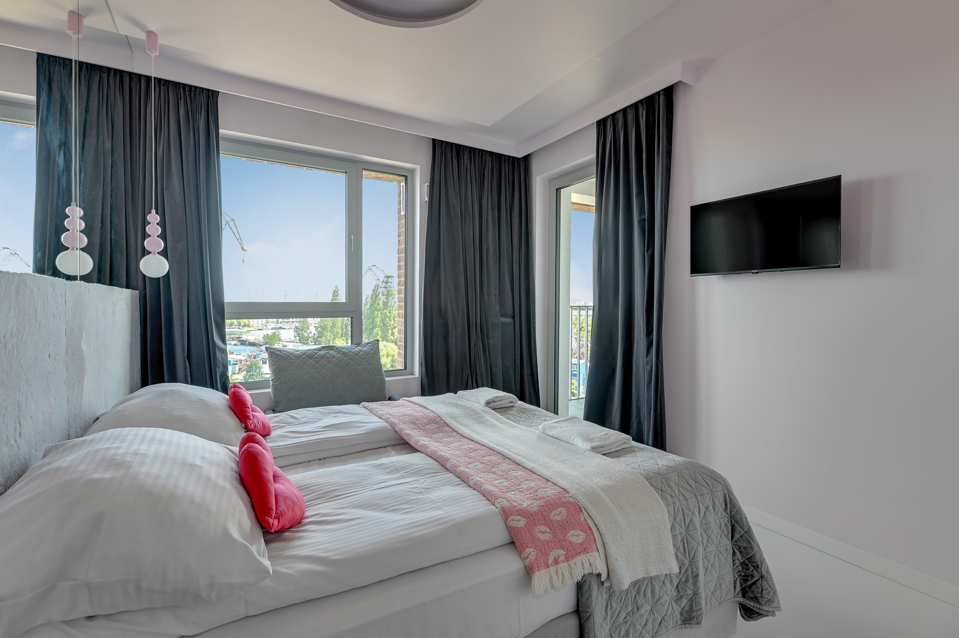 Grand Apartments