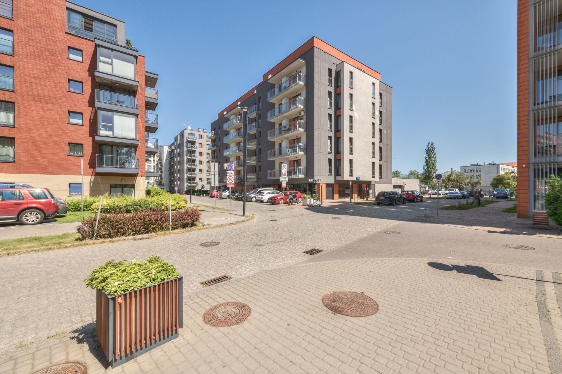 Grand Apartments