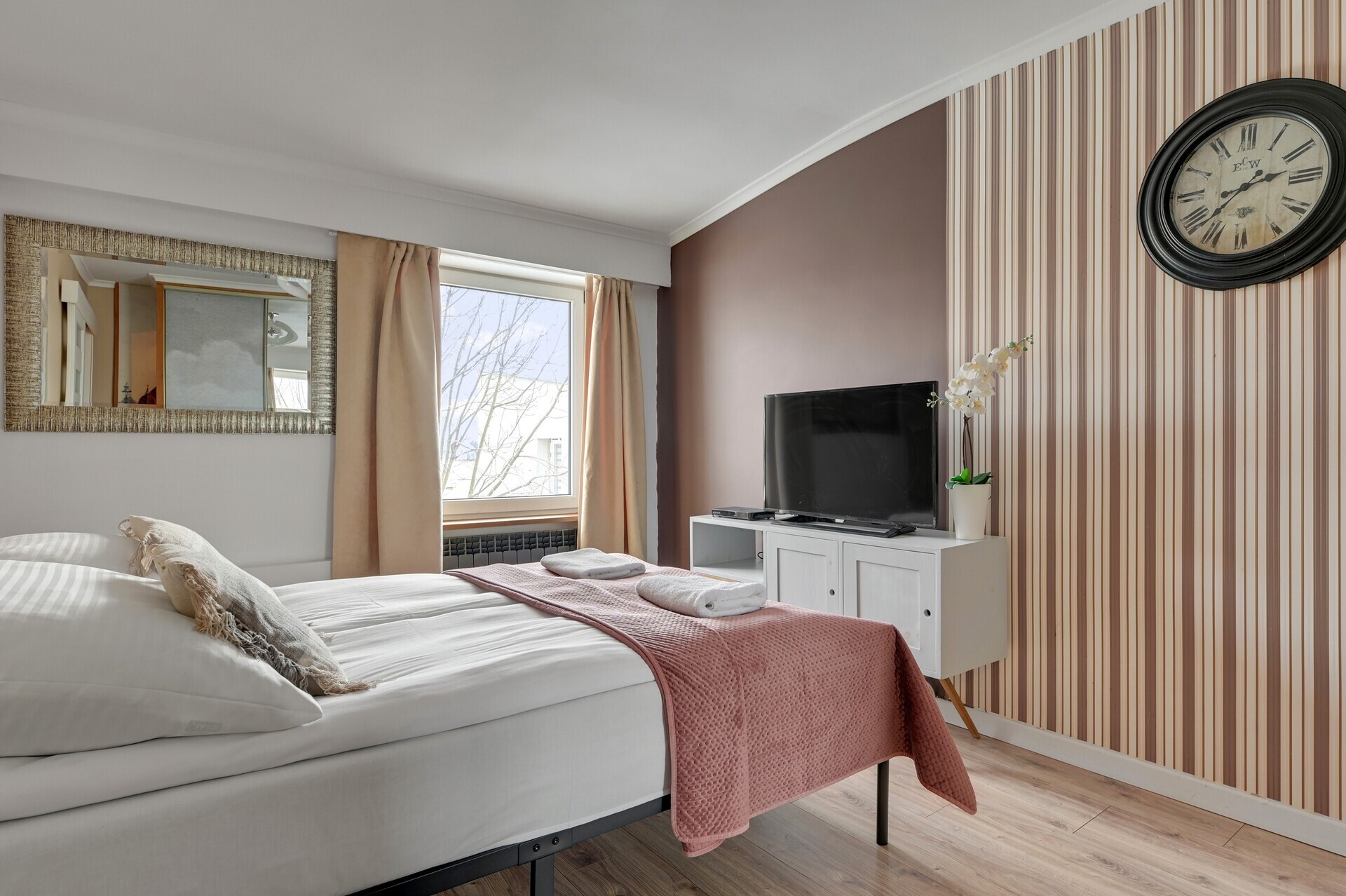 Grand Apartments