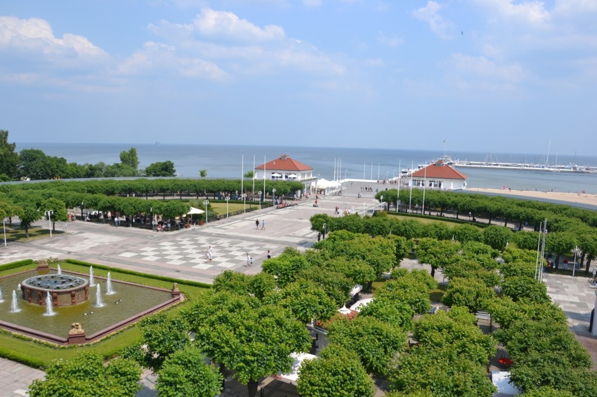 Grand Apartments