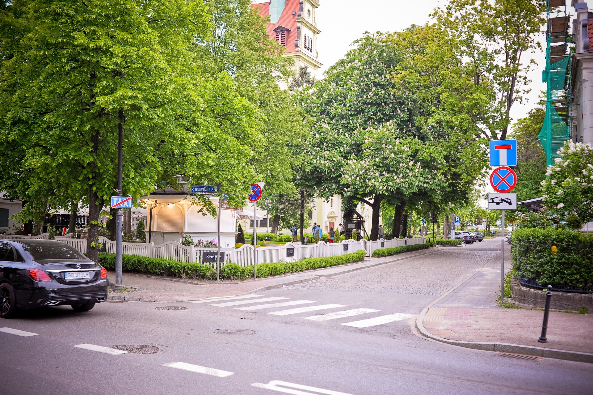 Grand Apartments