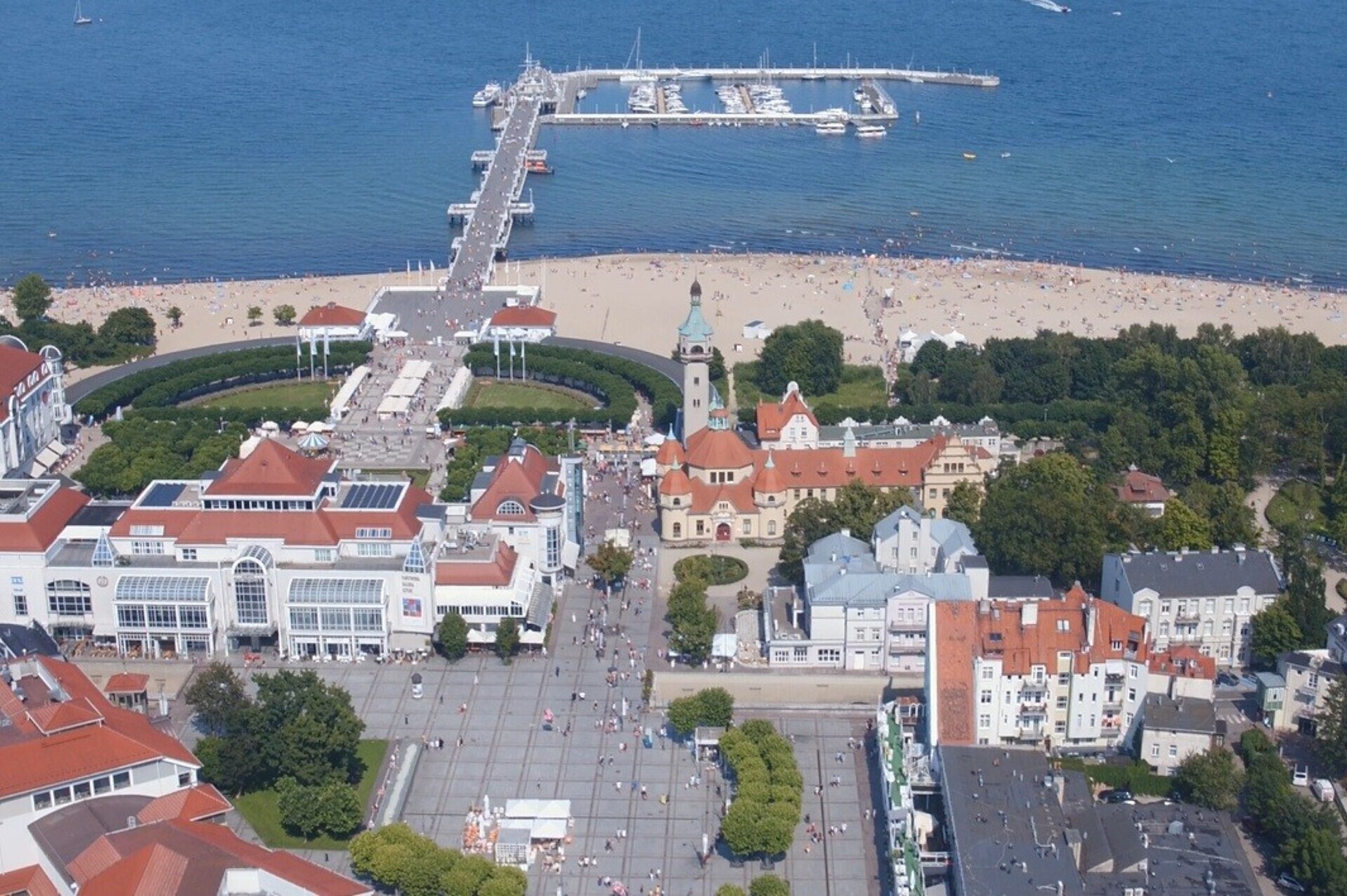 Grand Apartments