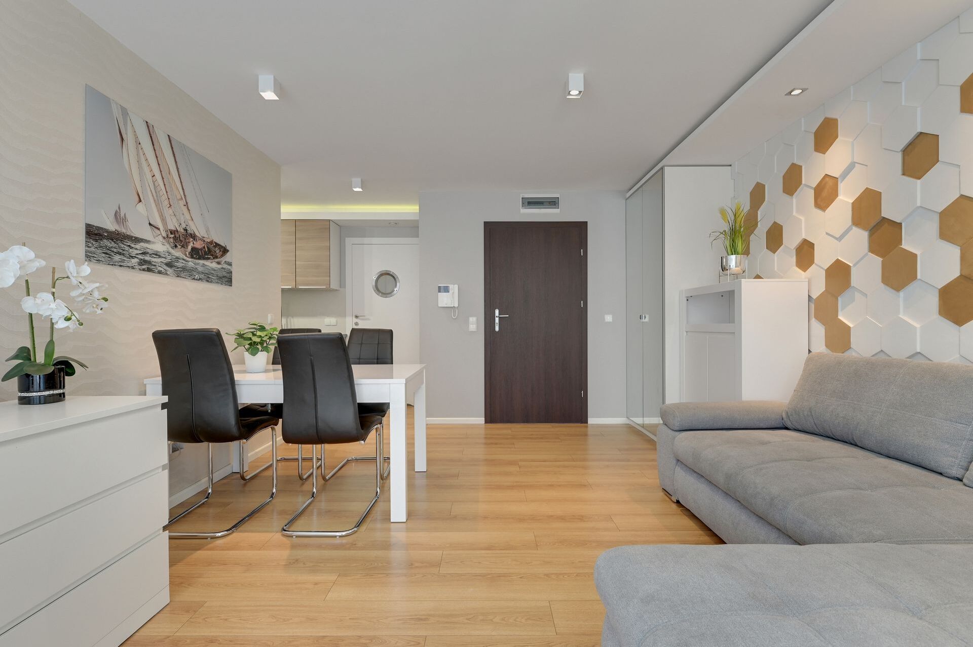 Grand Apartments