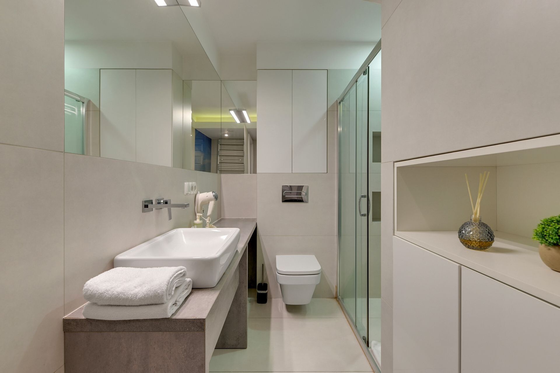 Grand Apartments