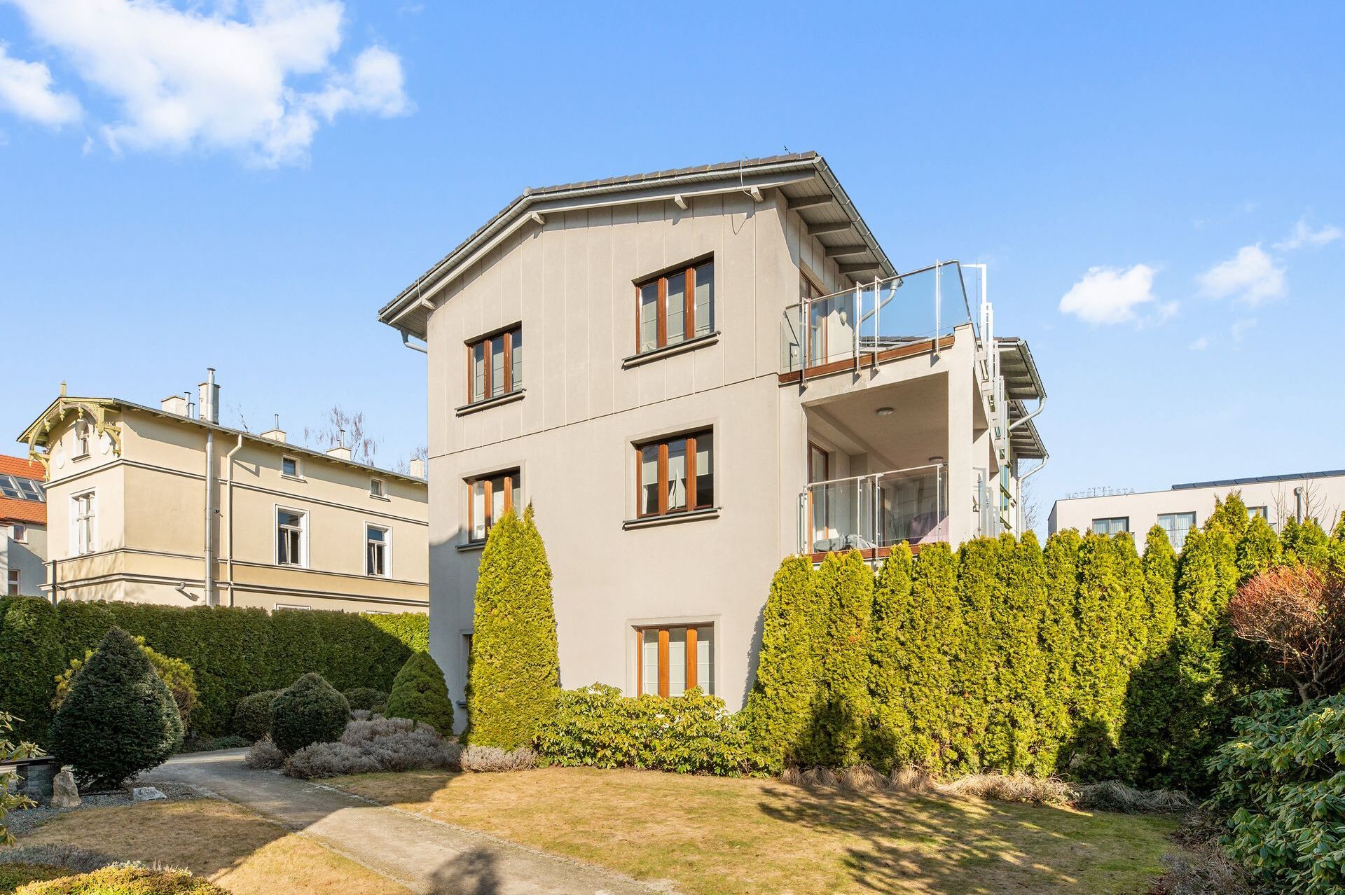 Grand Apartments