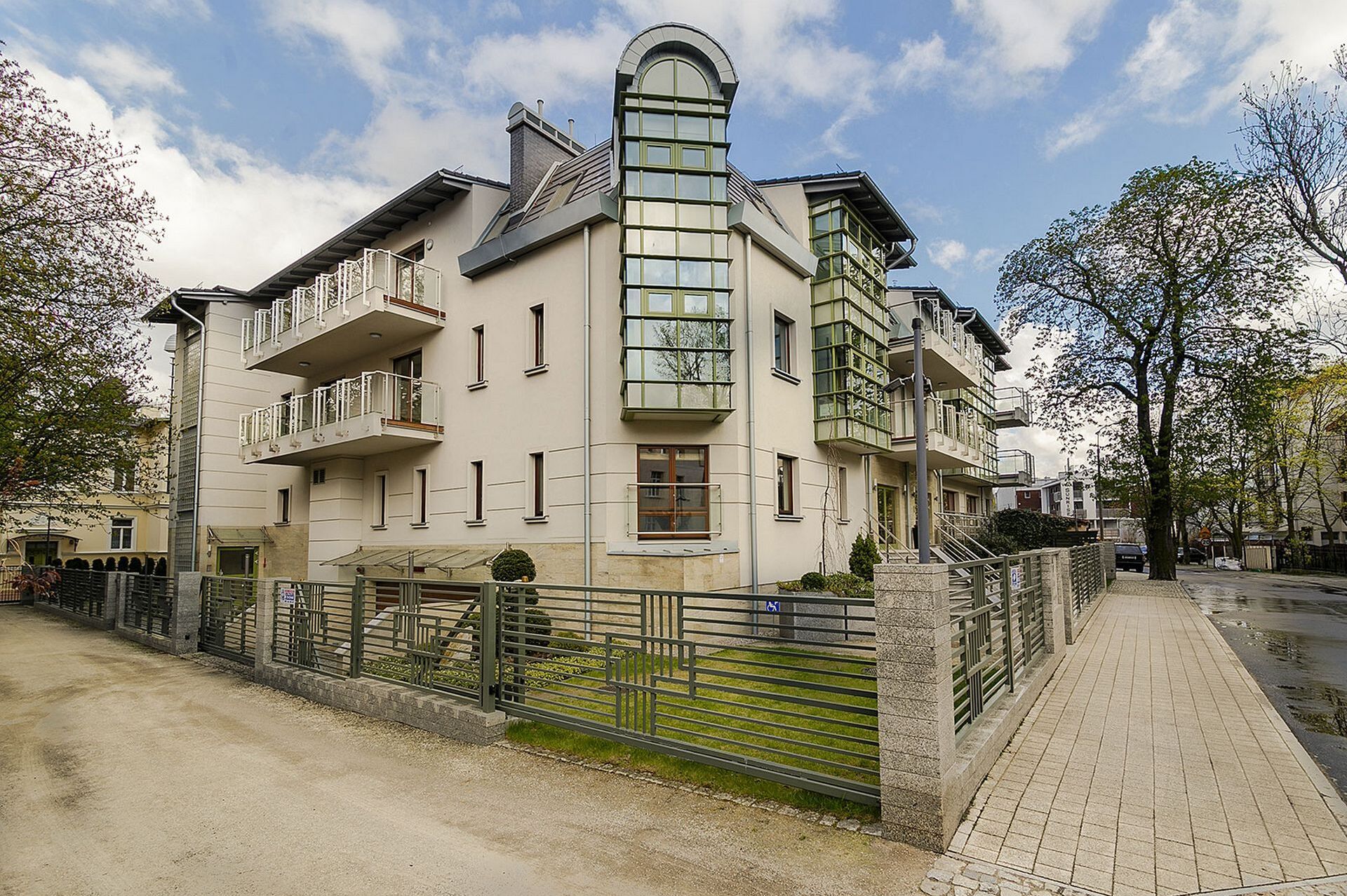 Grand Apartments