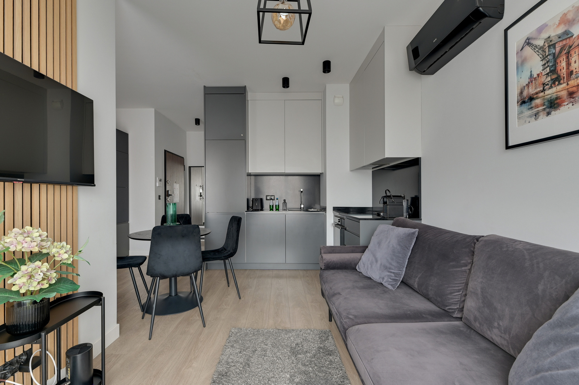 Grand Apartments