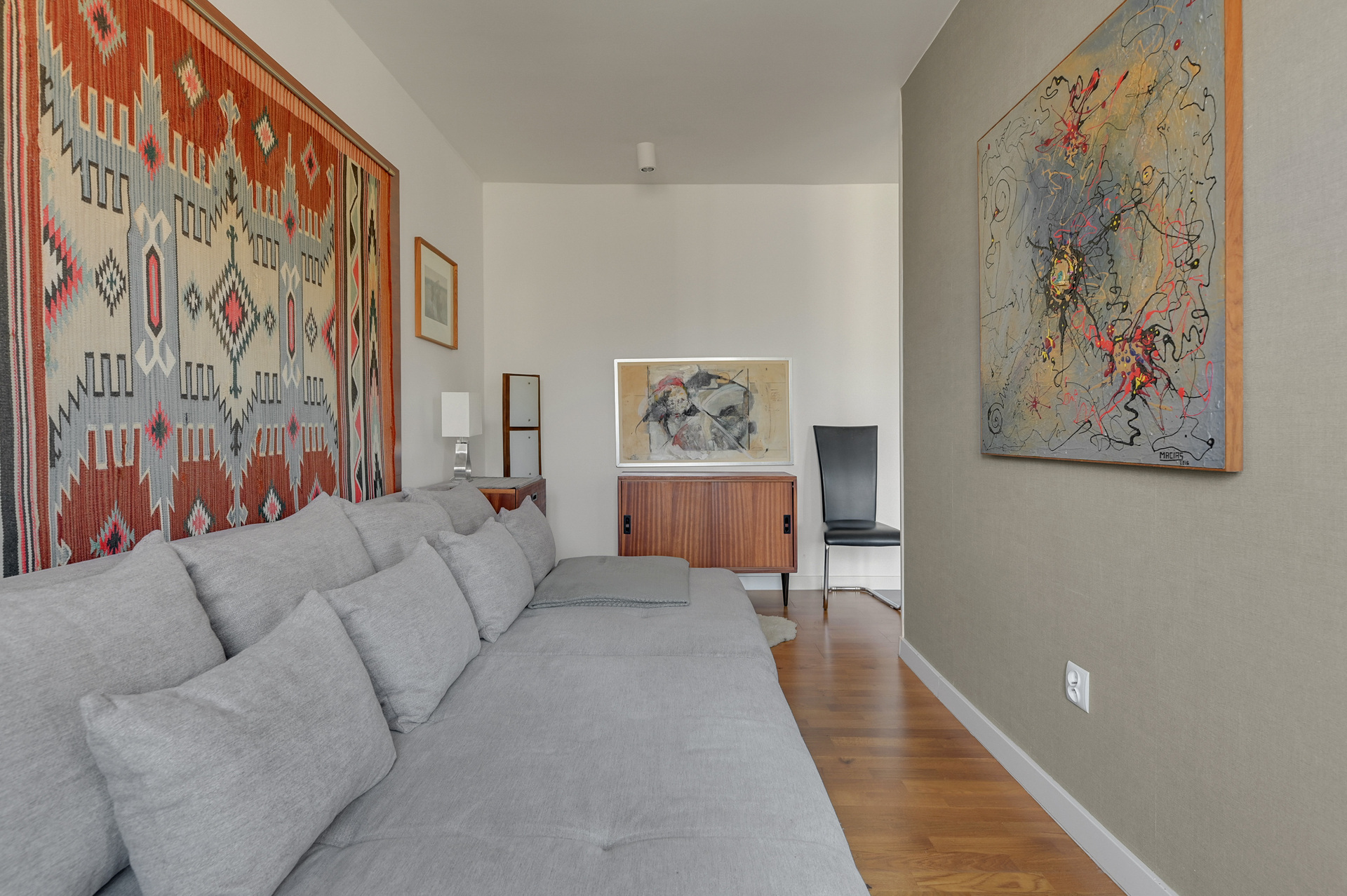 Grand Apartments