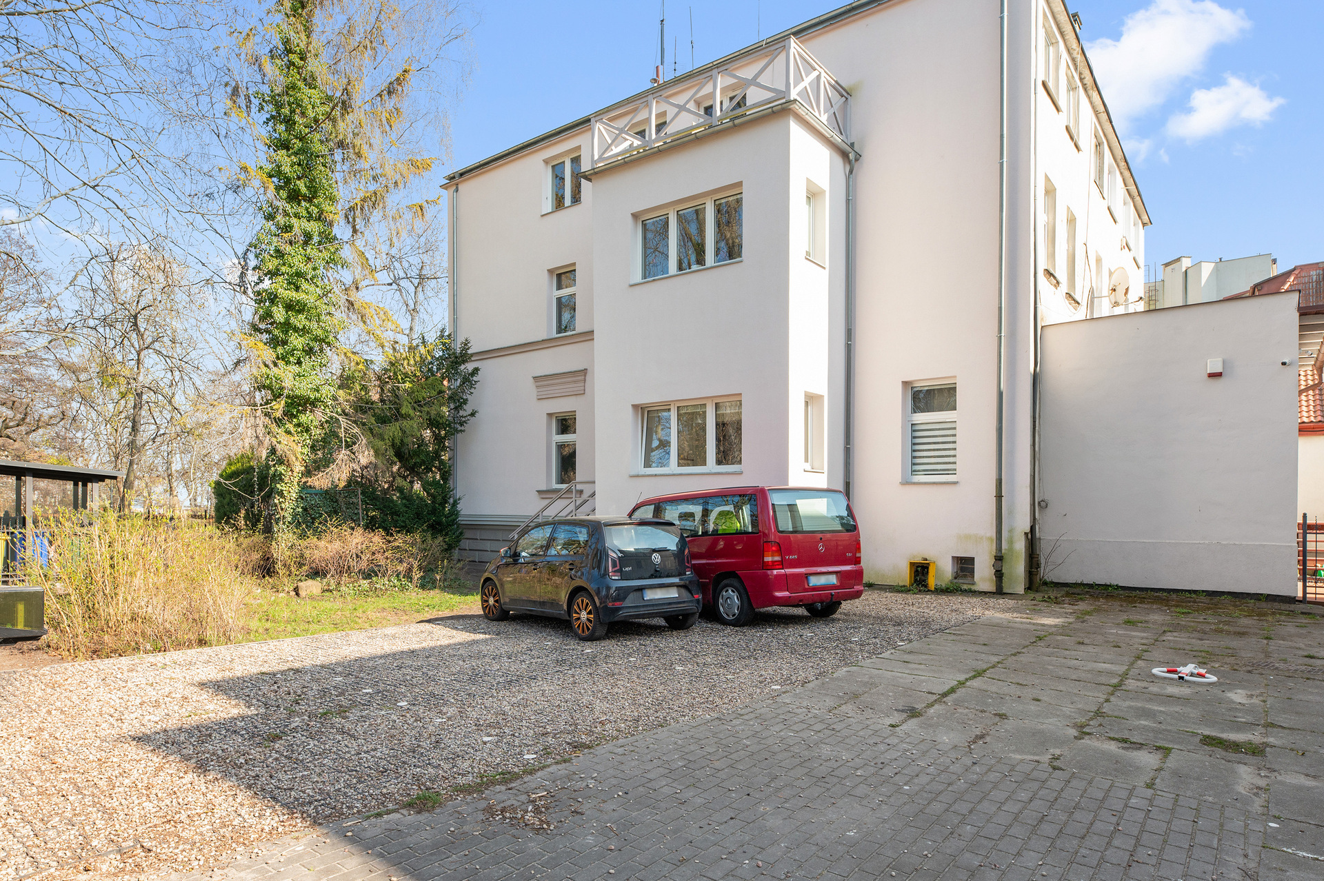 Grand Apartments