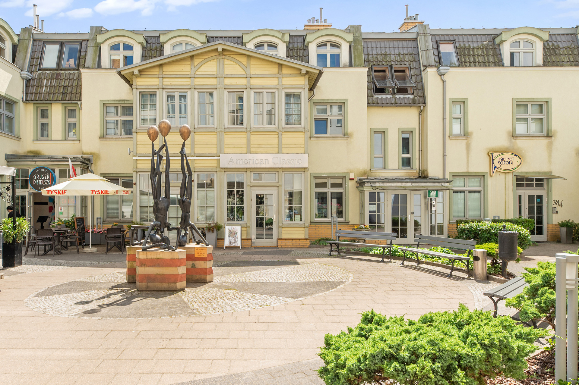 Grand Apartments