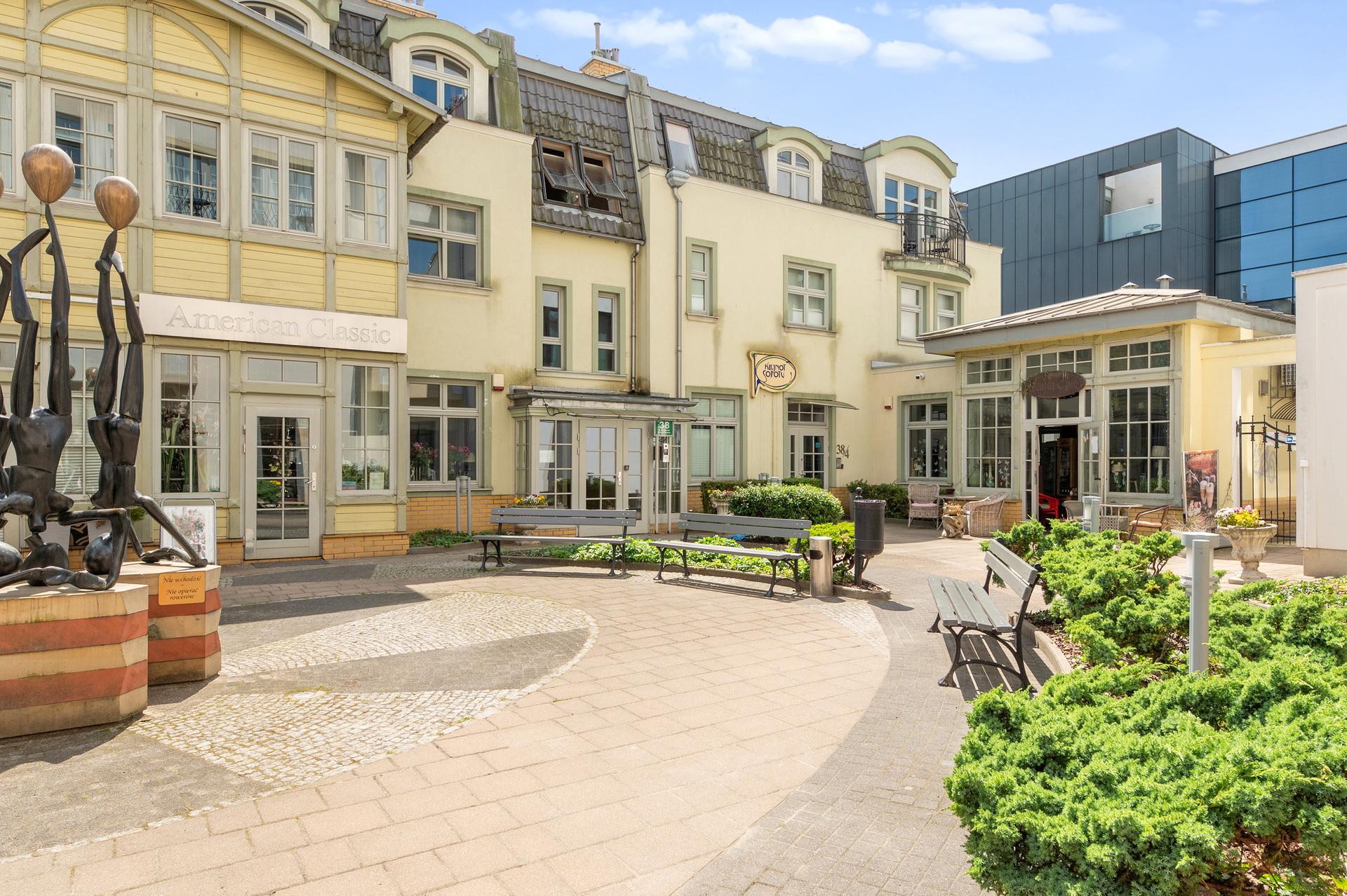 Grand Apartments