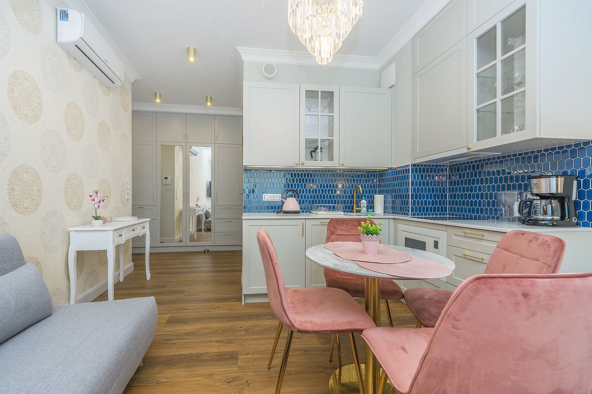 Grand Apartments