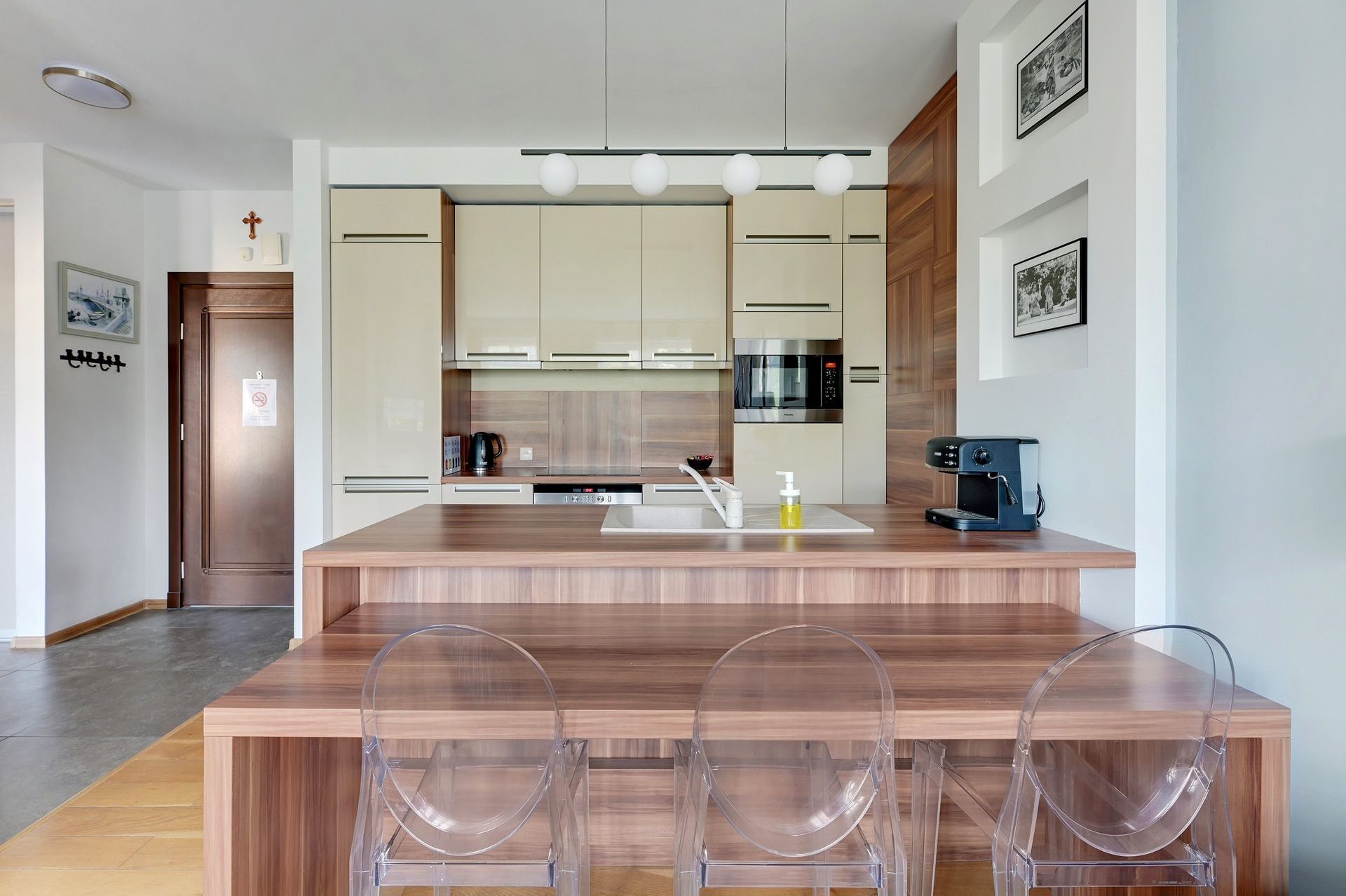 Grand Apartments