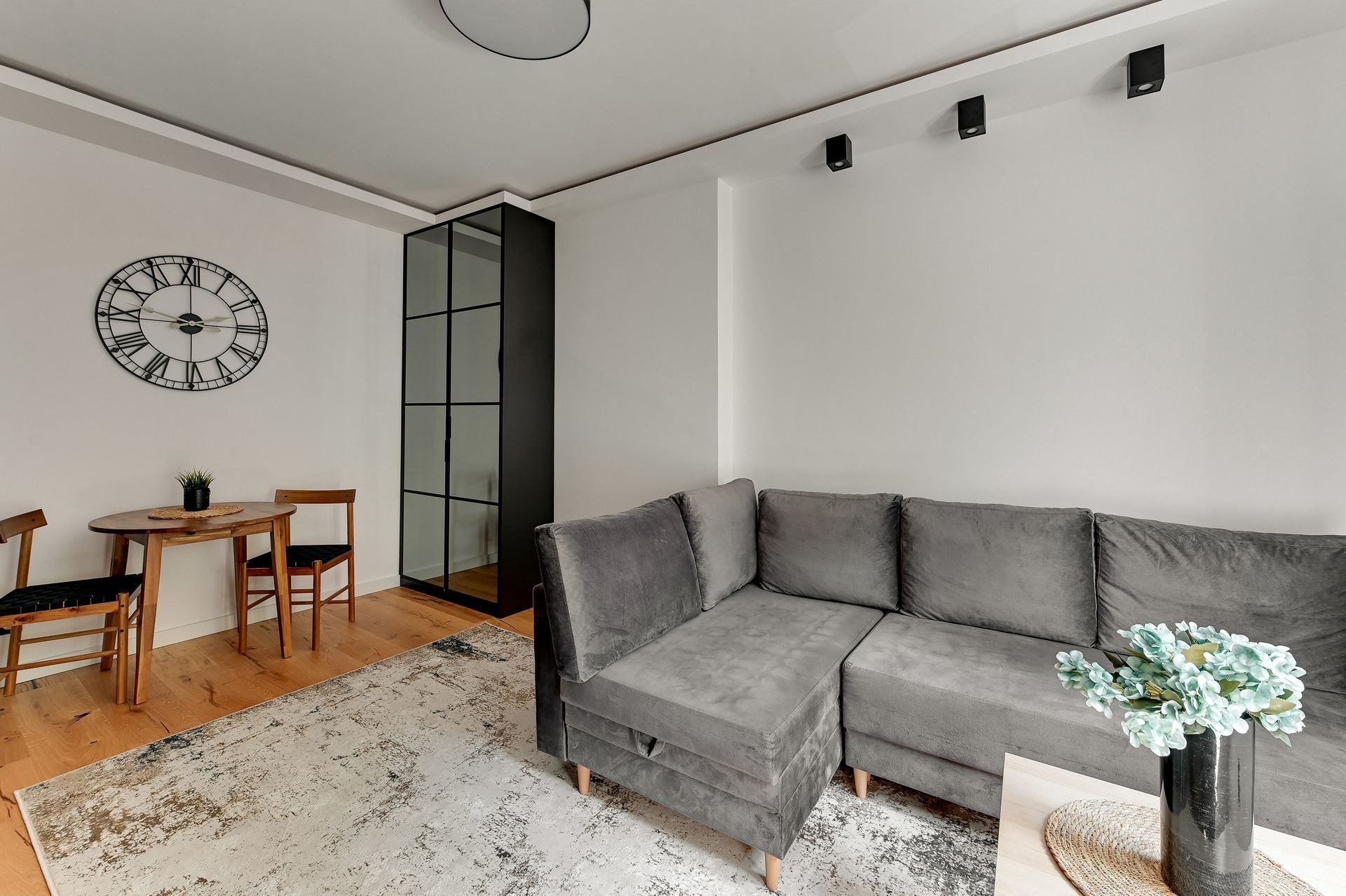 Grand Apartments