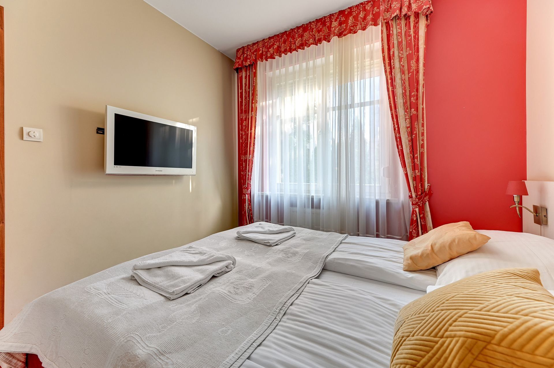 Grand Apartments