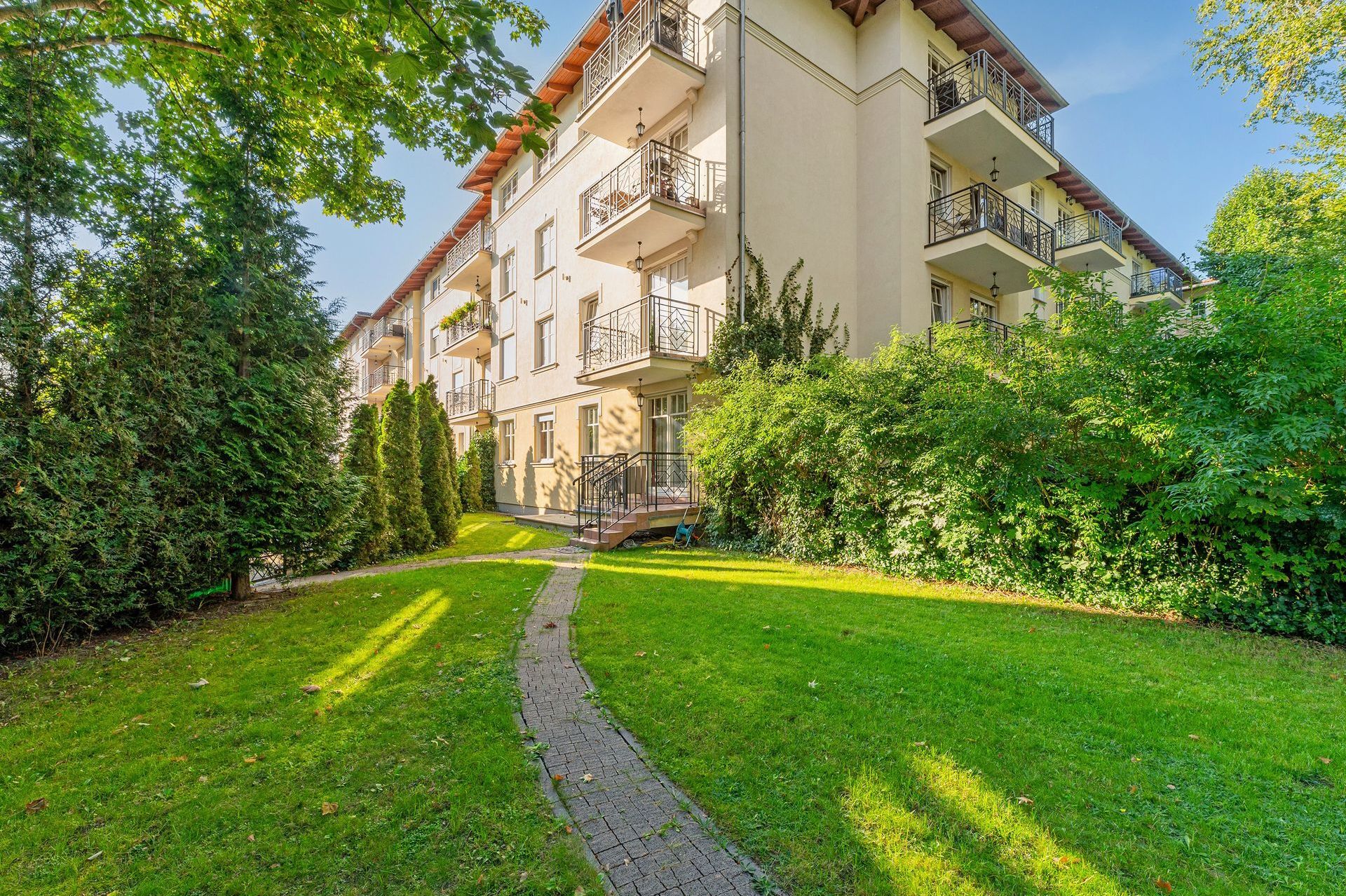 Grand Apartments