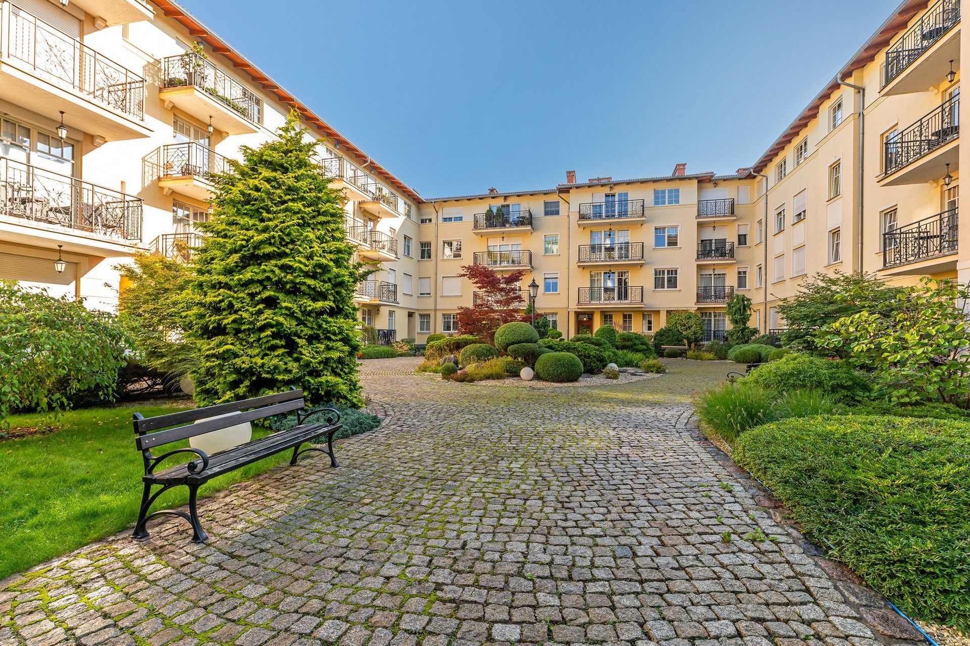 Grand Apartments