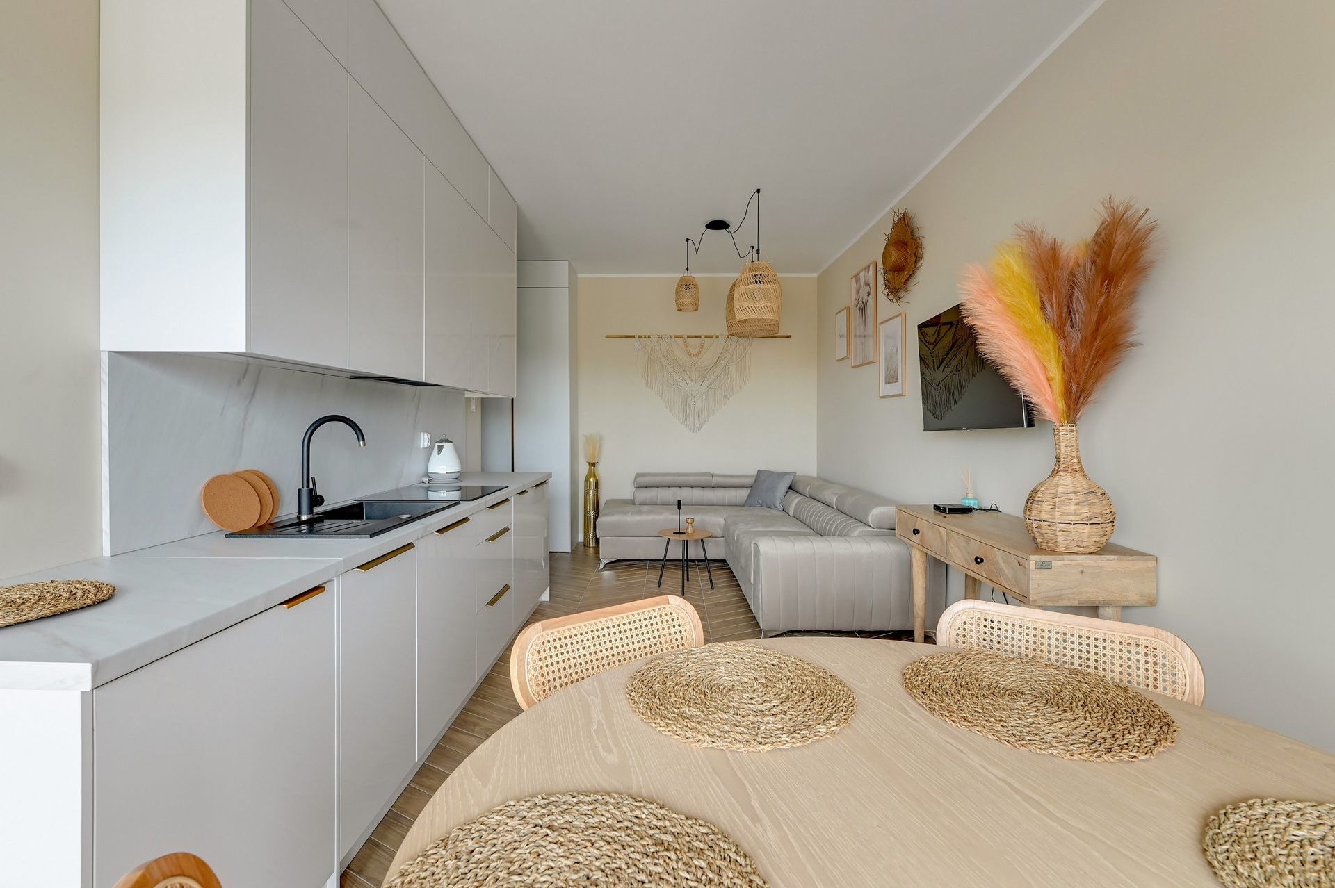 Grand Apartments