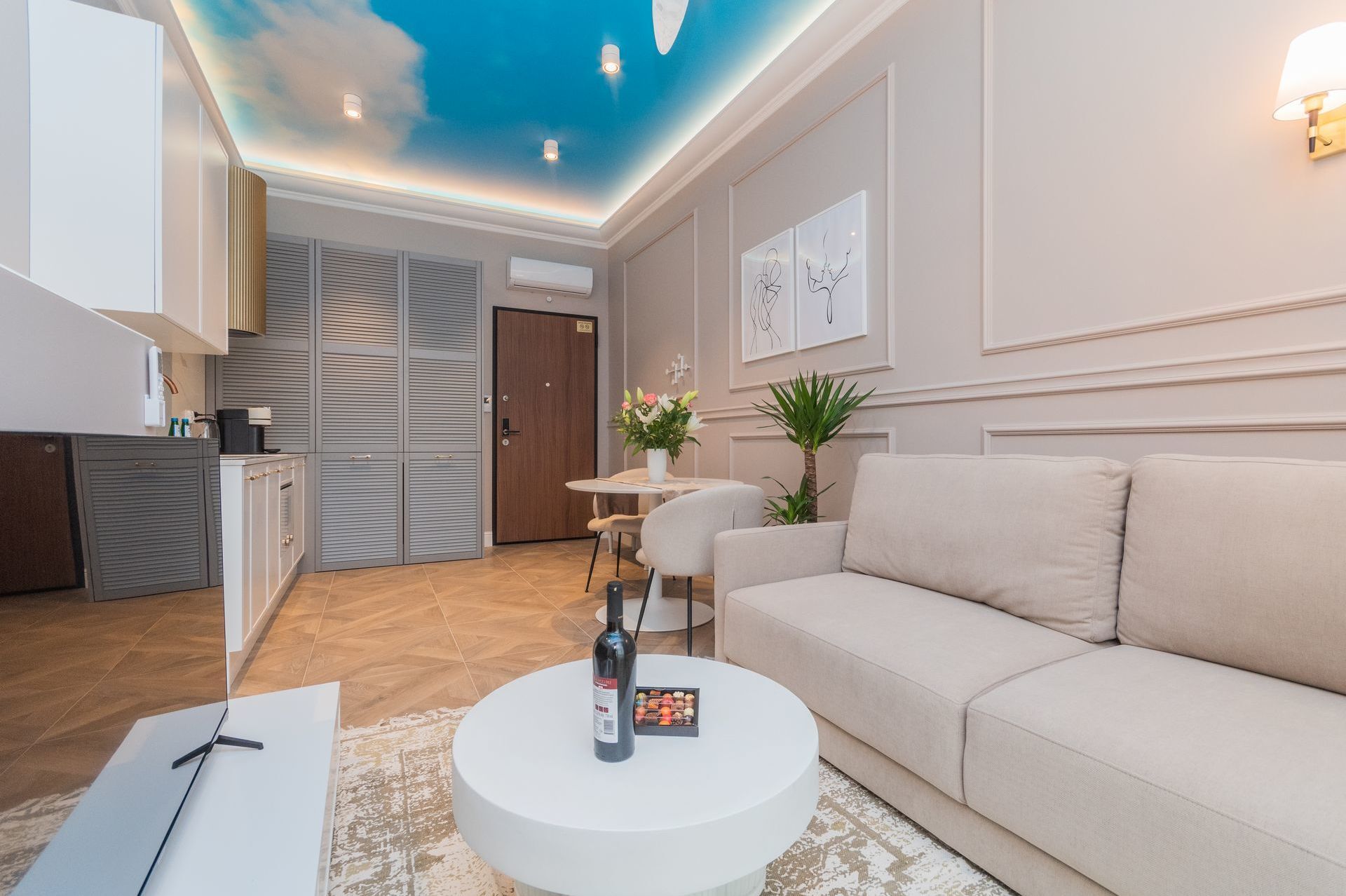 Grand Apartments