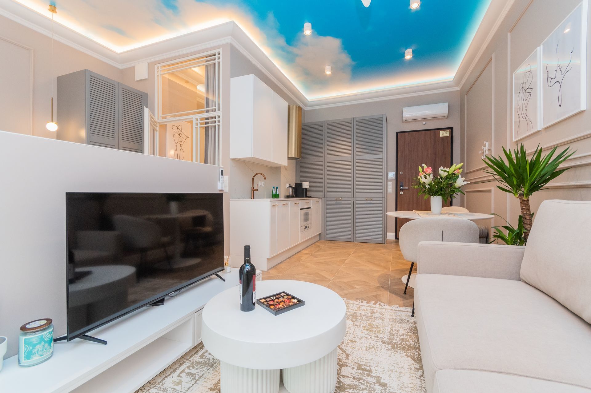 Grand Apartments