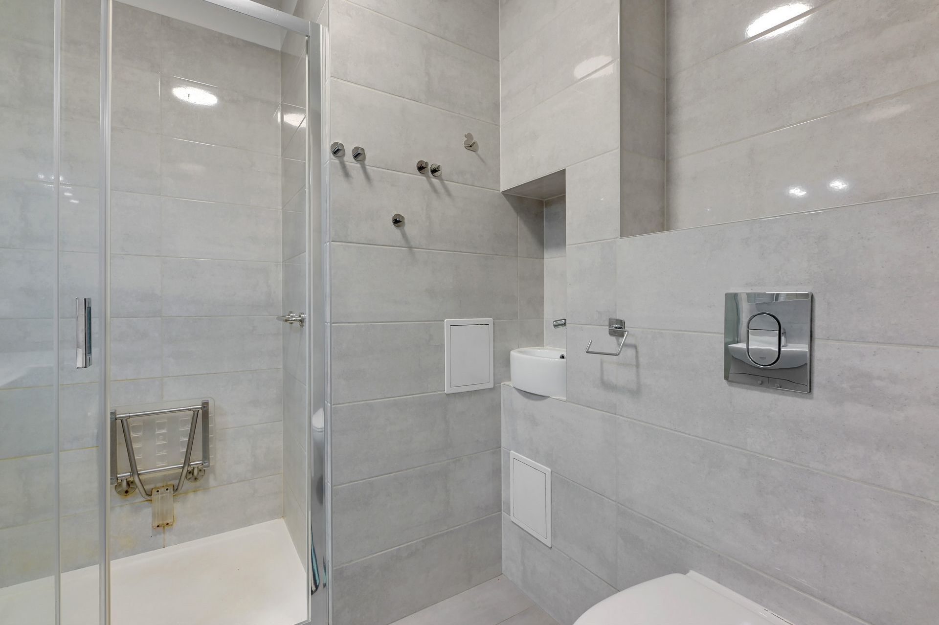Grand Apartments