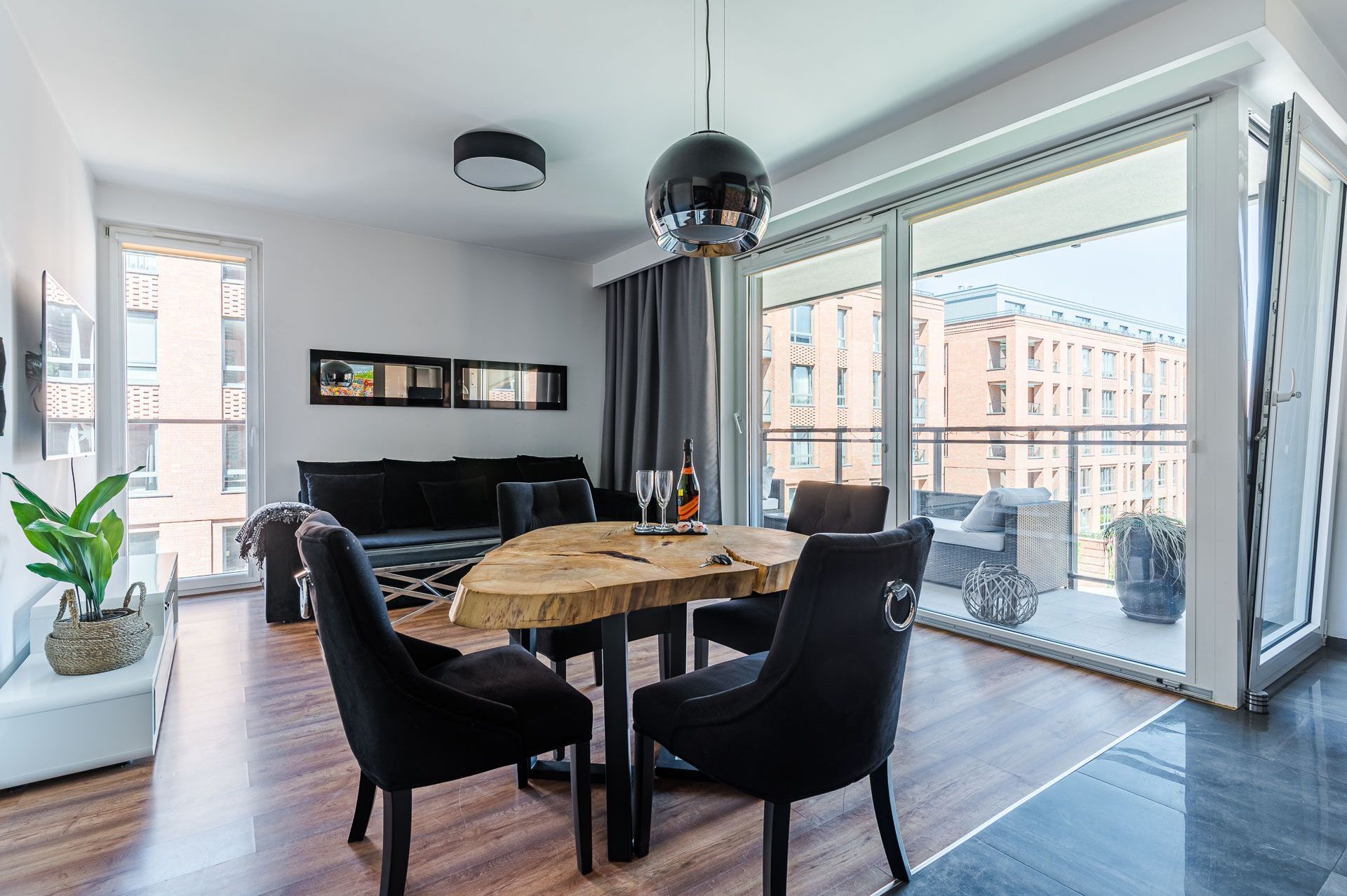 Grand Apartments