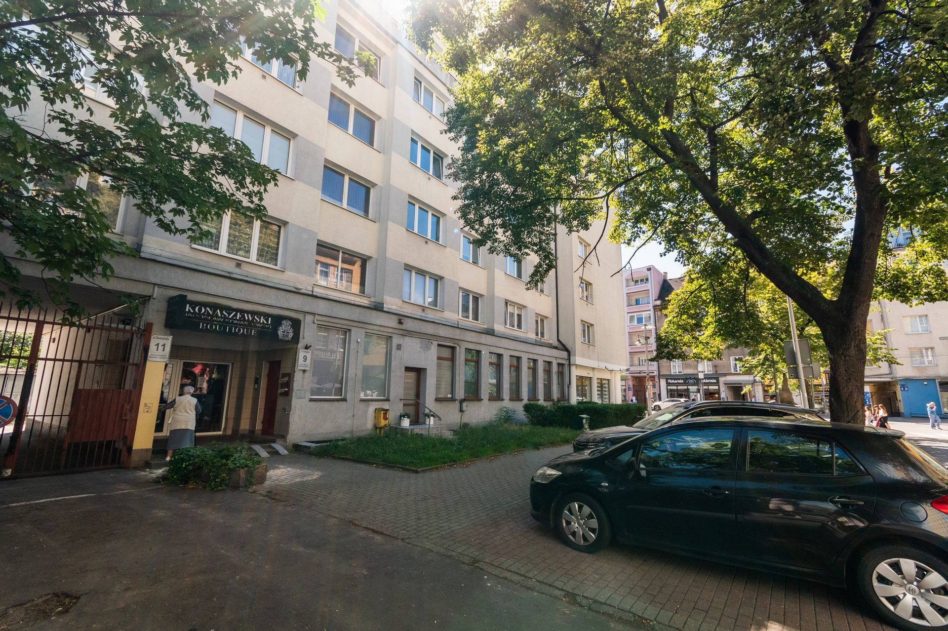 Grand Apartments