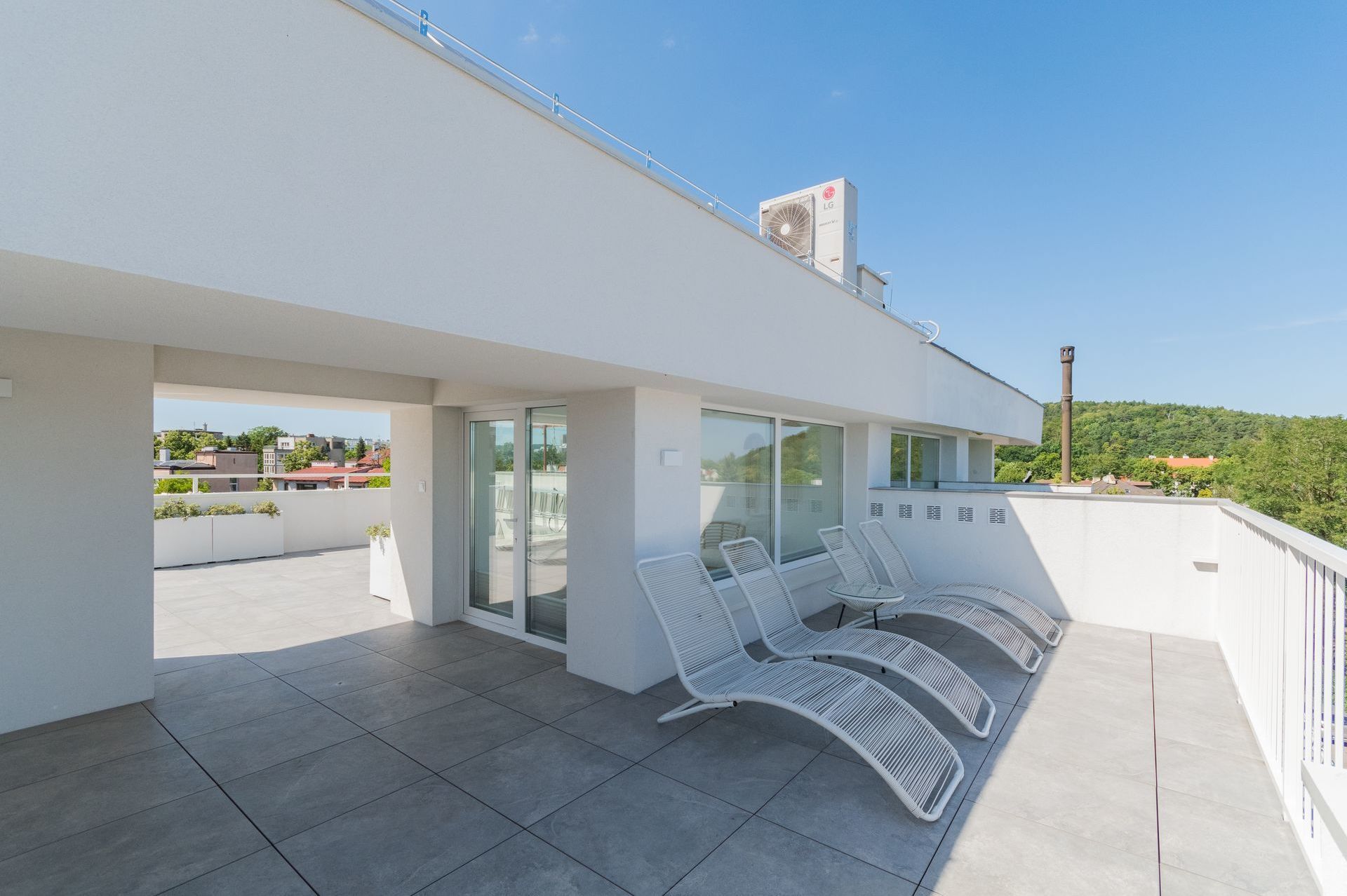 Grand Apartments