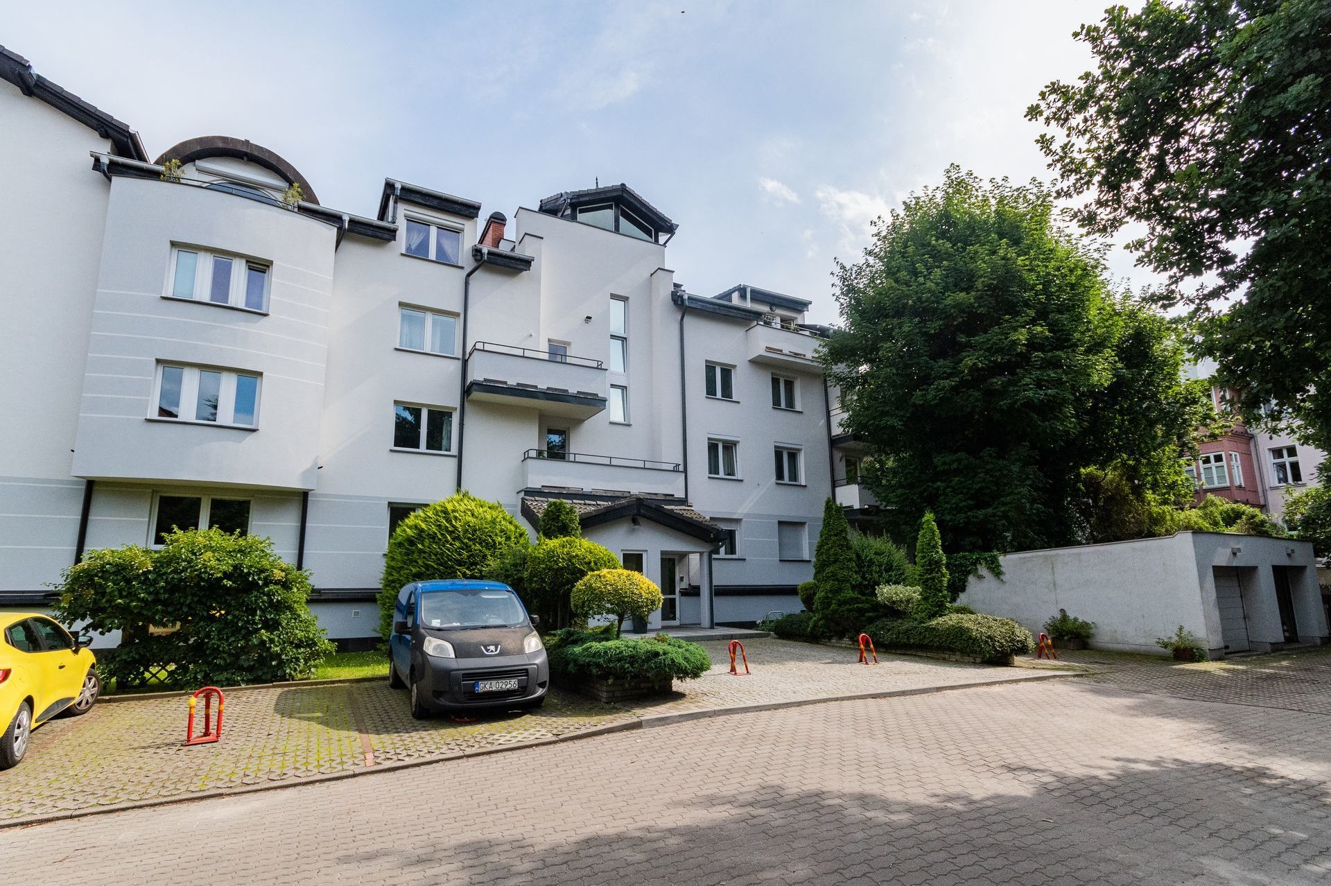 Grand Apartments