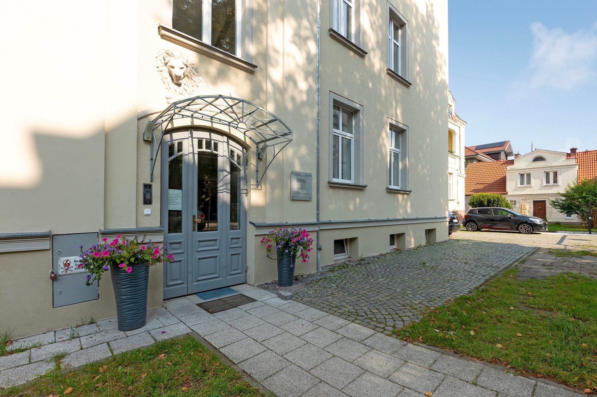 Grand Apartments