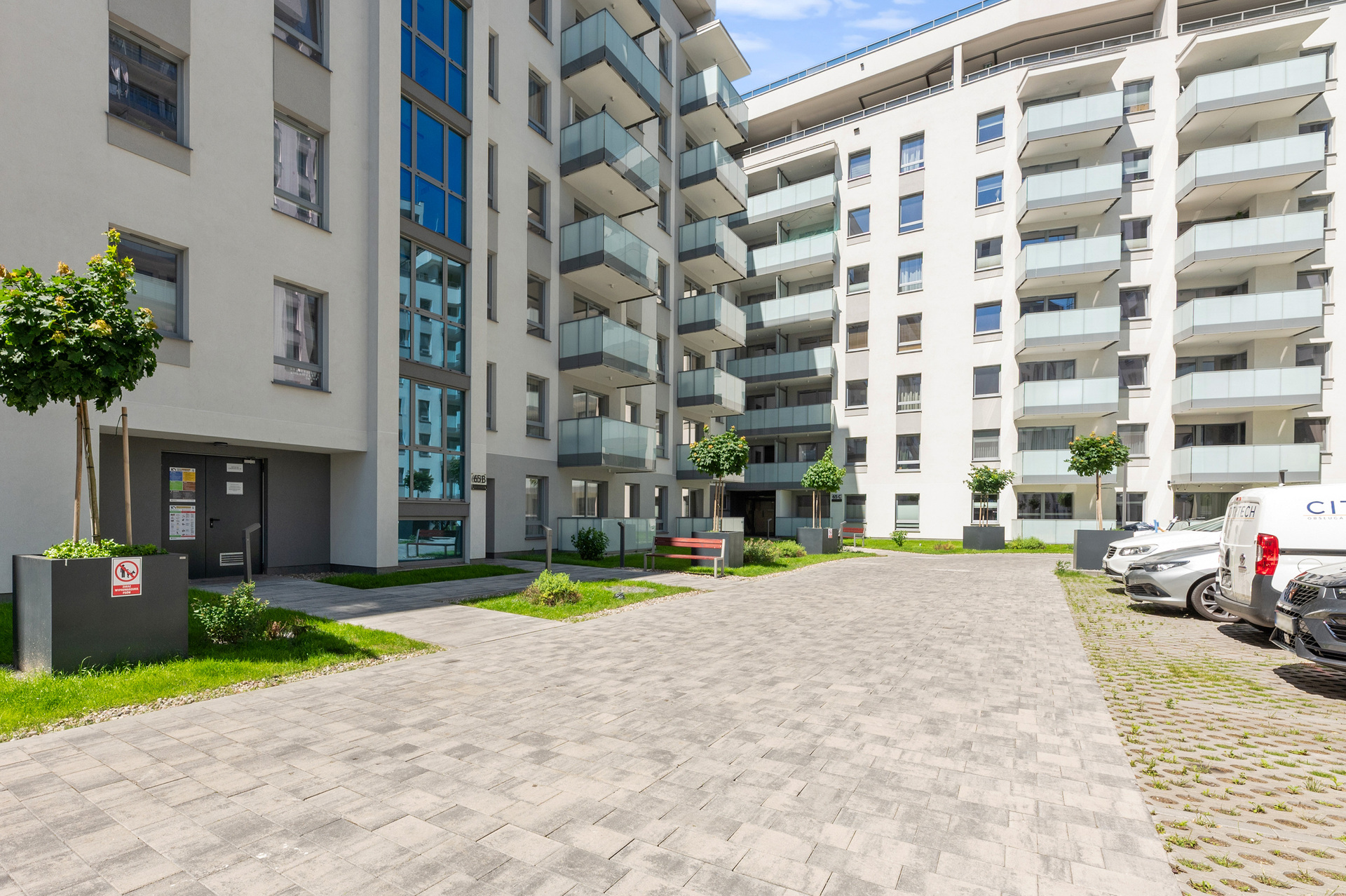 Grand Apartments