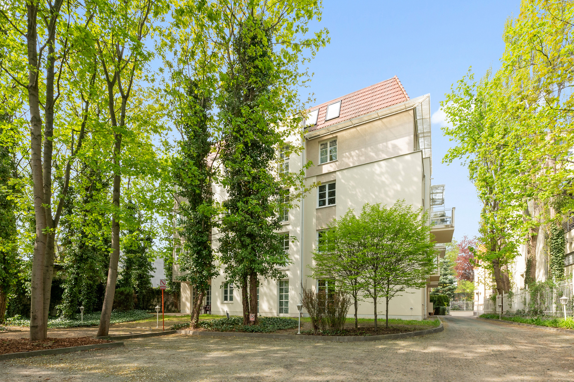 Grand Apartments