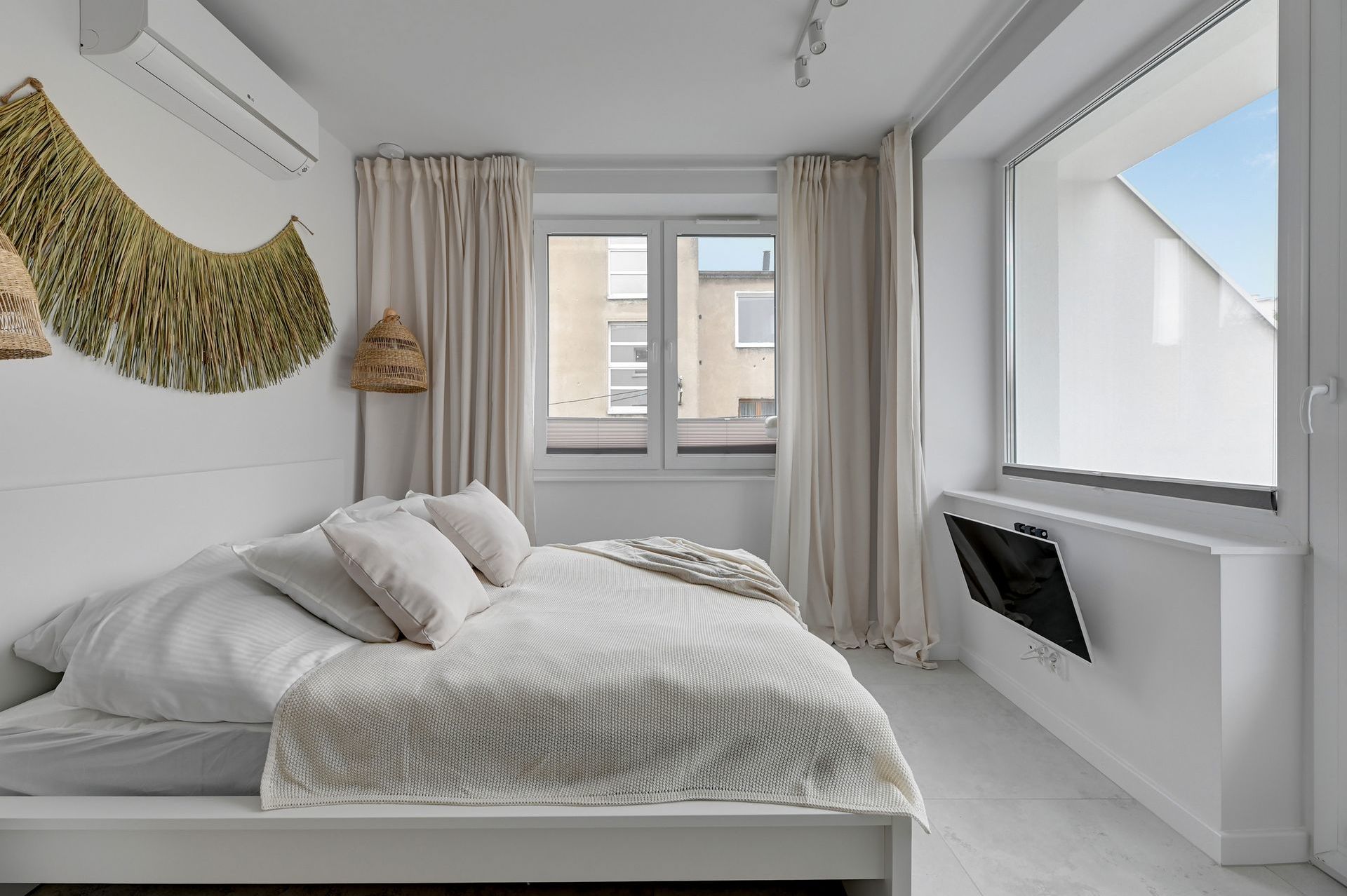 Grand Apartments