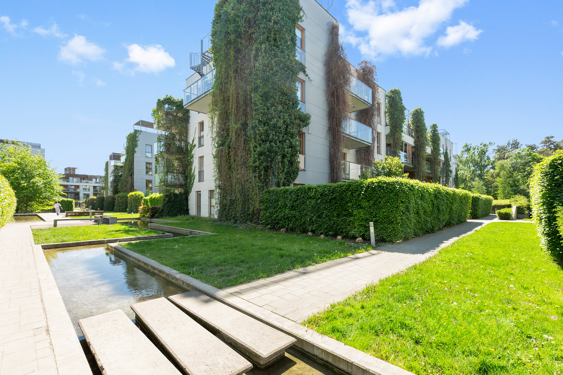 Grand Apartments