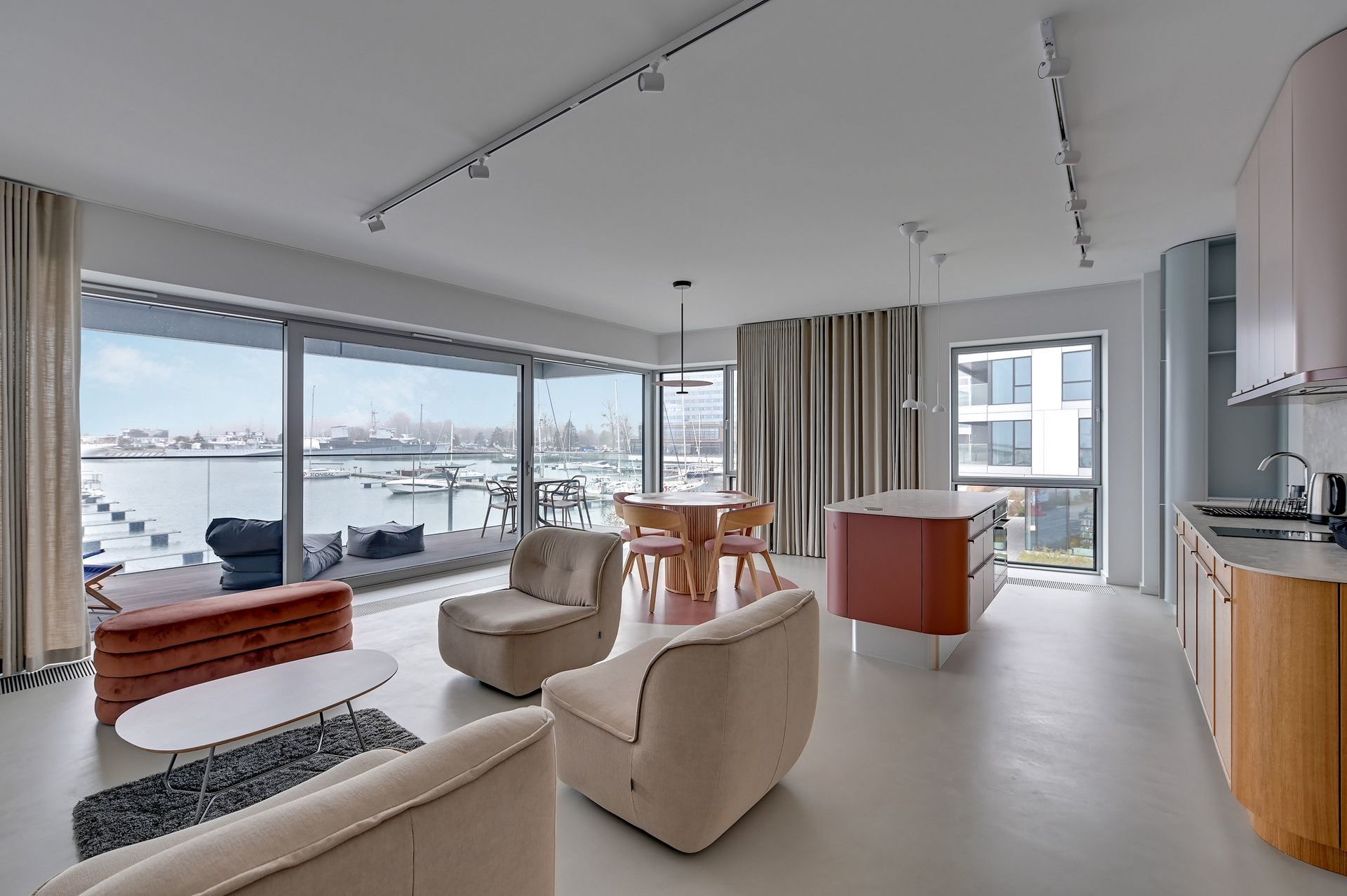 Yacht Park, Gdynia Śródmieście, wynajem gdynia, apartamenty gdynia, widok na marinę, skwer kościuszki