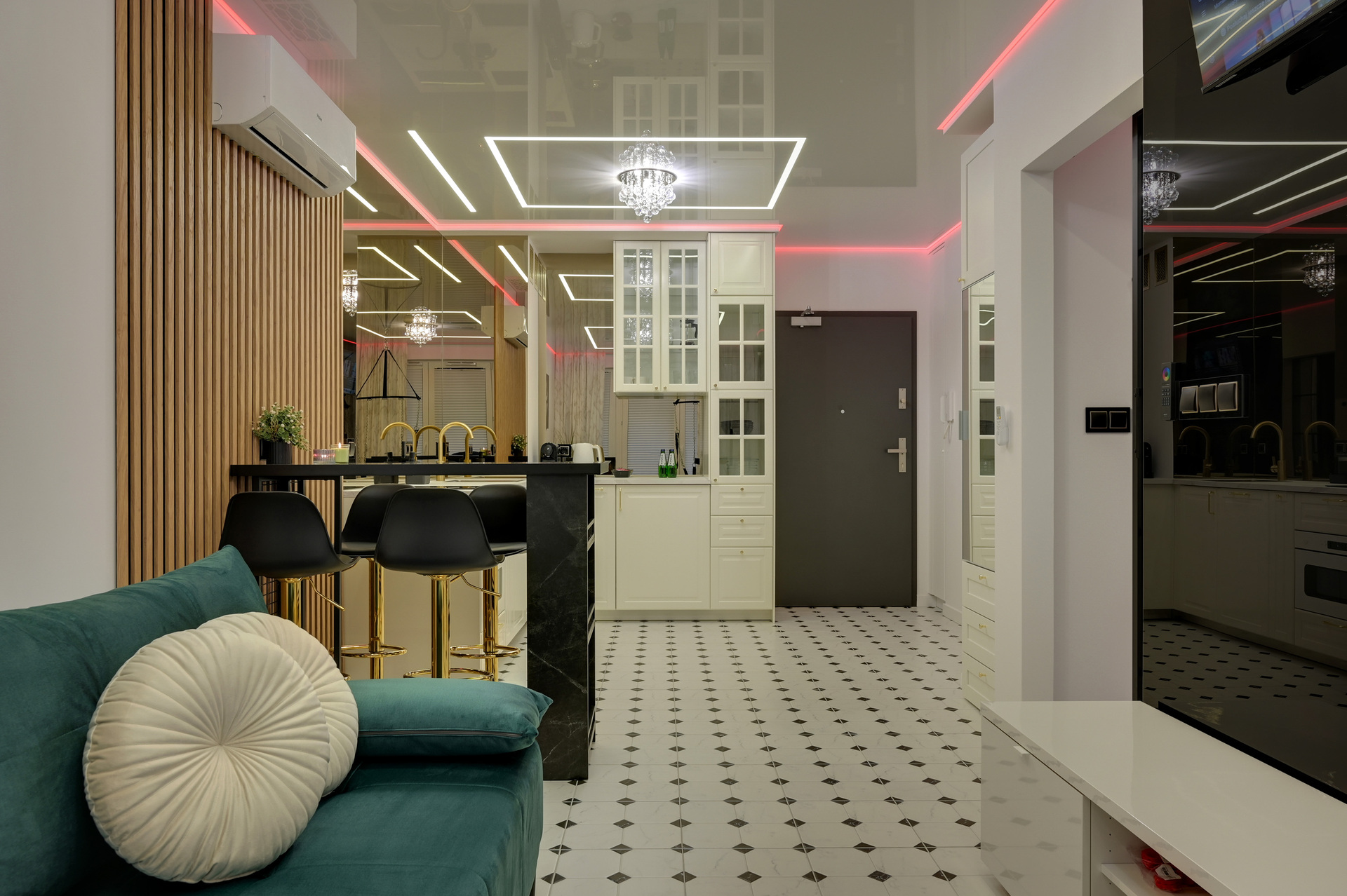Grand Apartments