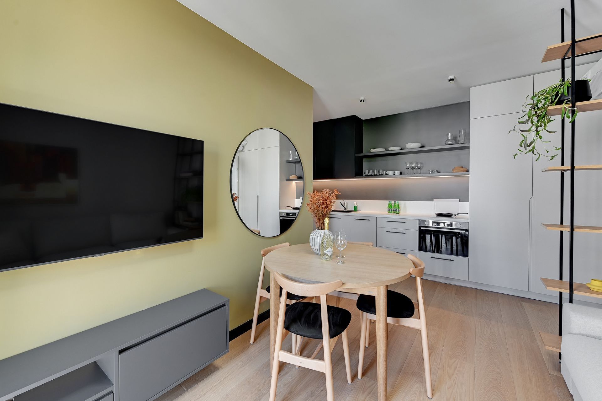 Grand Apartments