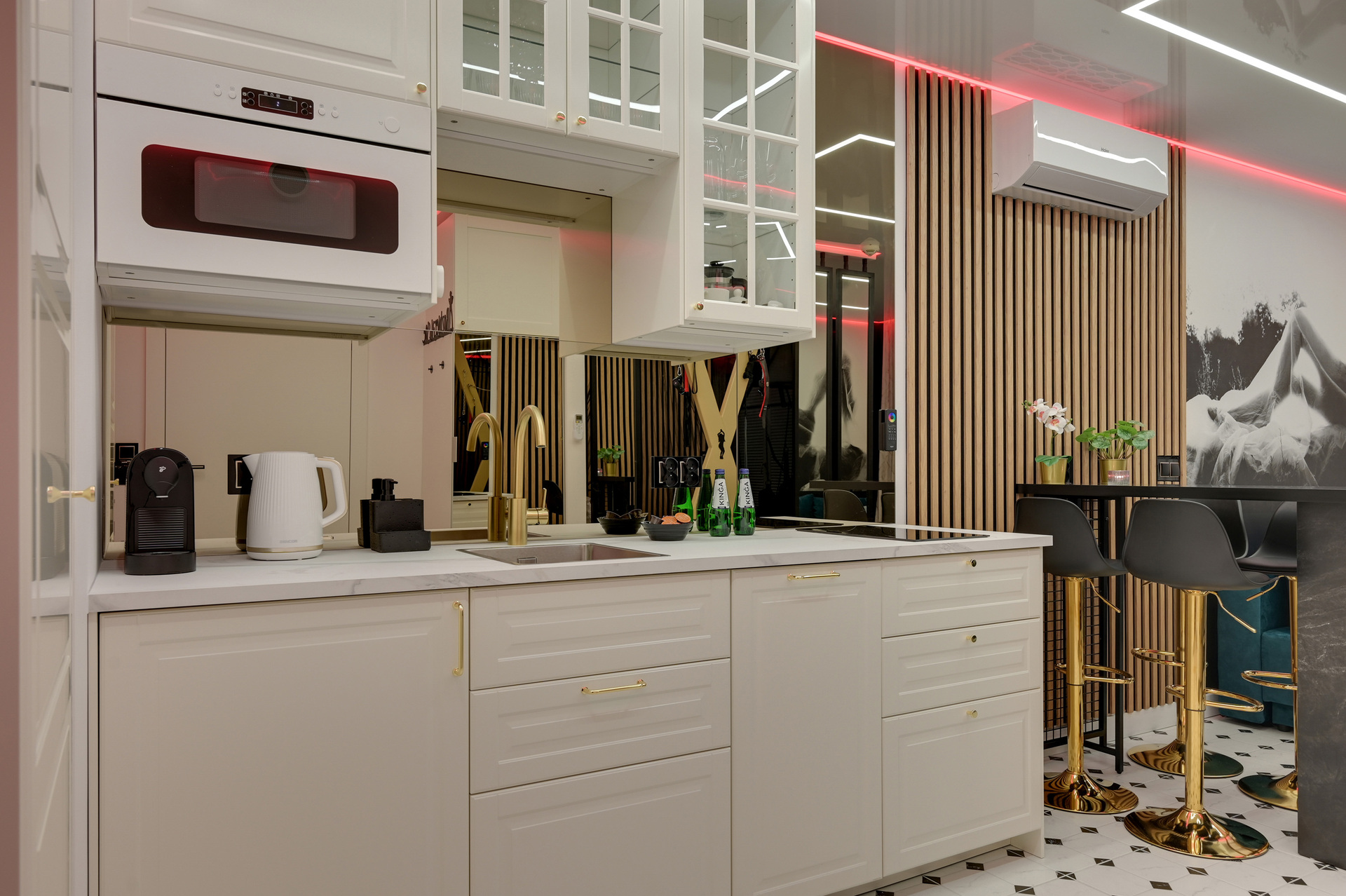 Grand Apartments
