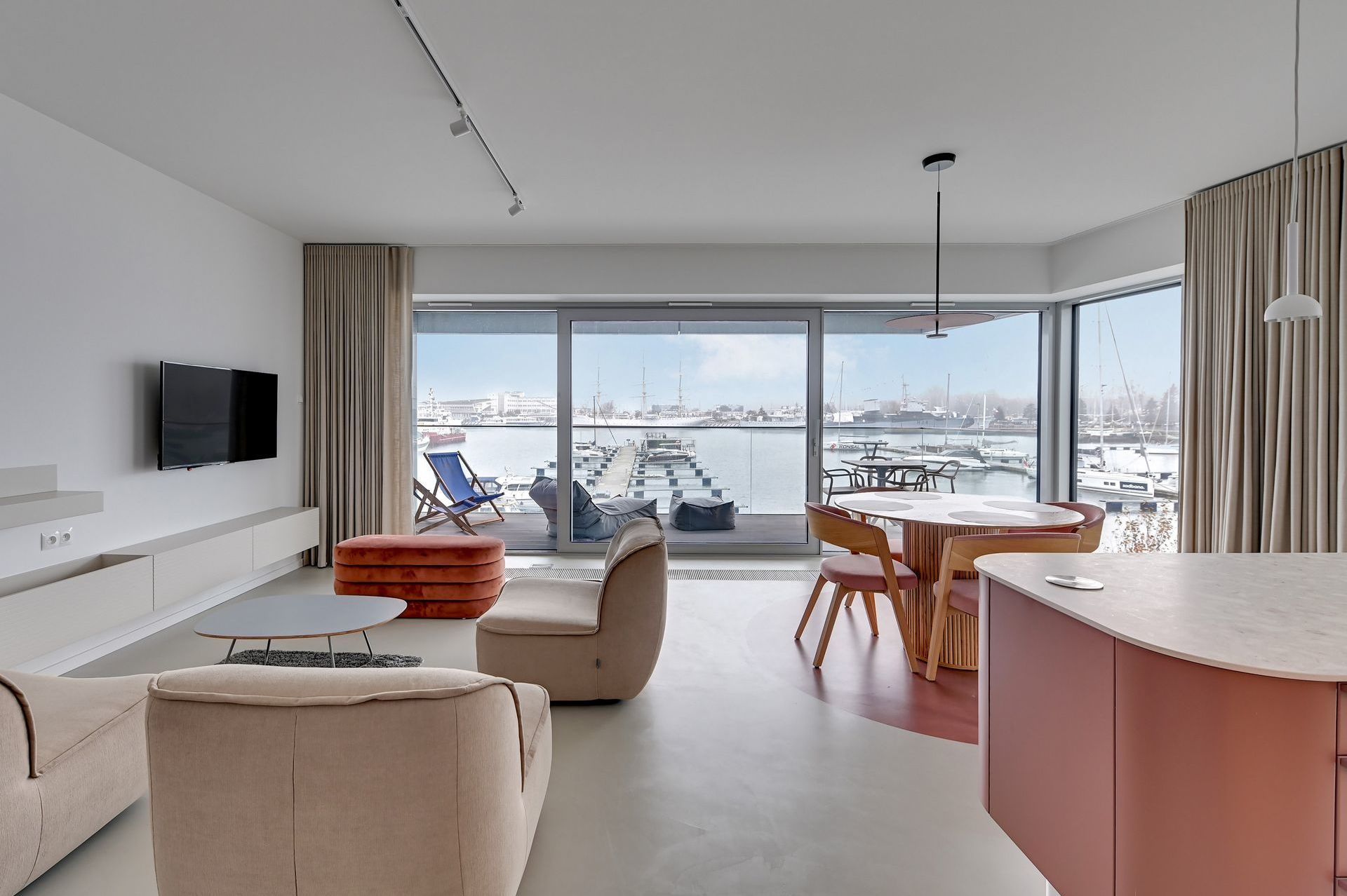 Yacht Park, Gdynia Śródmieście, wynajem gdynia, apartamenty gdynia, widok na marinę, skwer kościuszki