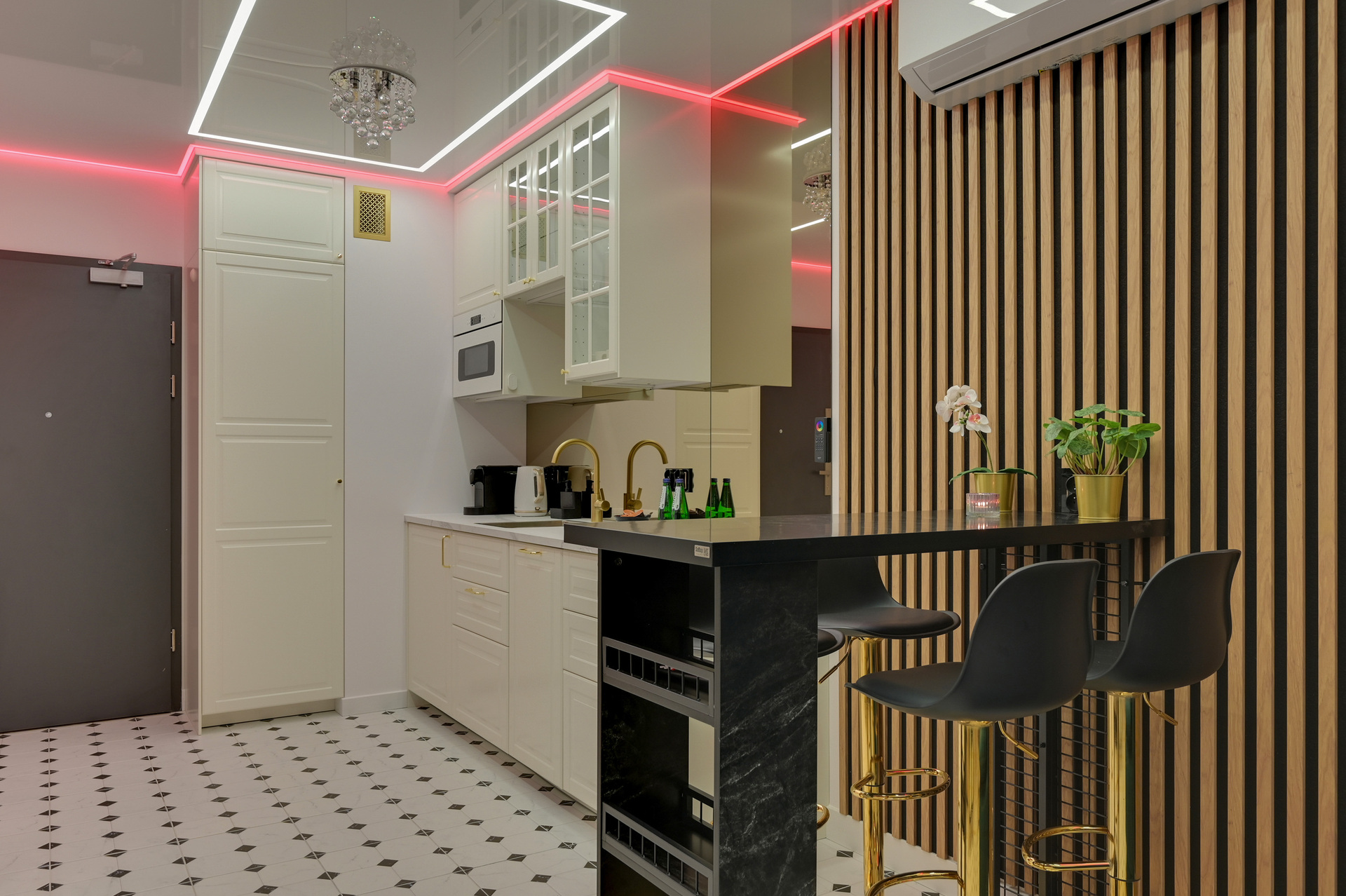 Grand Apartments