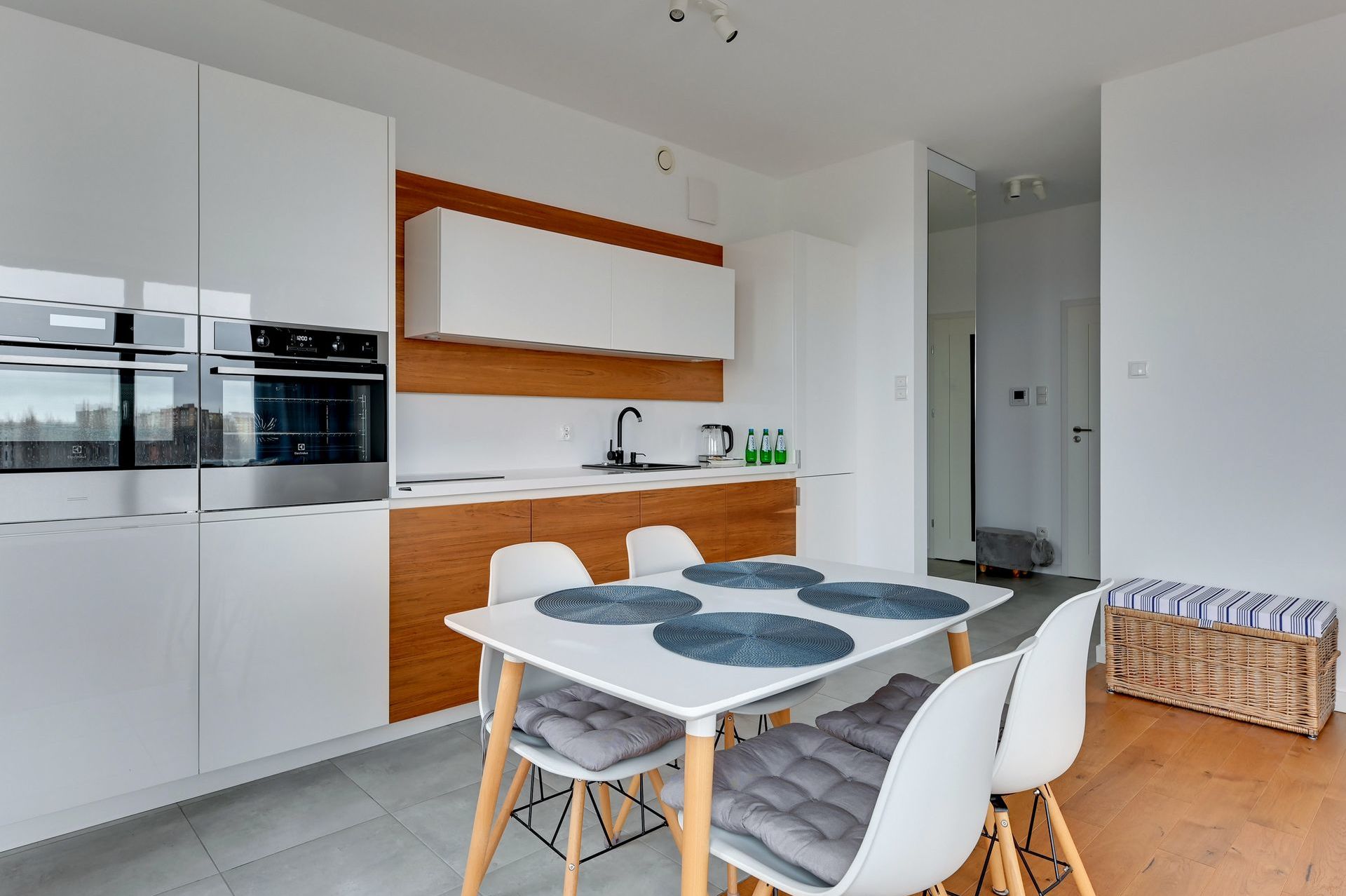 Grand Apartments