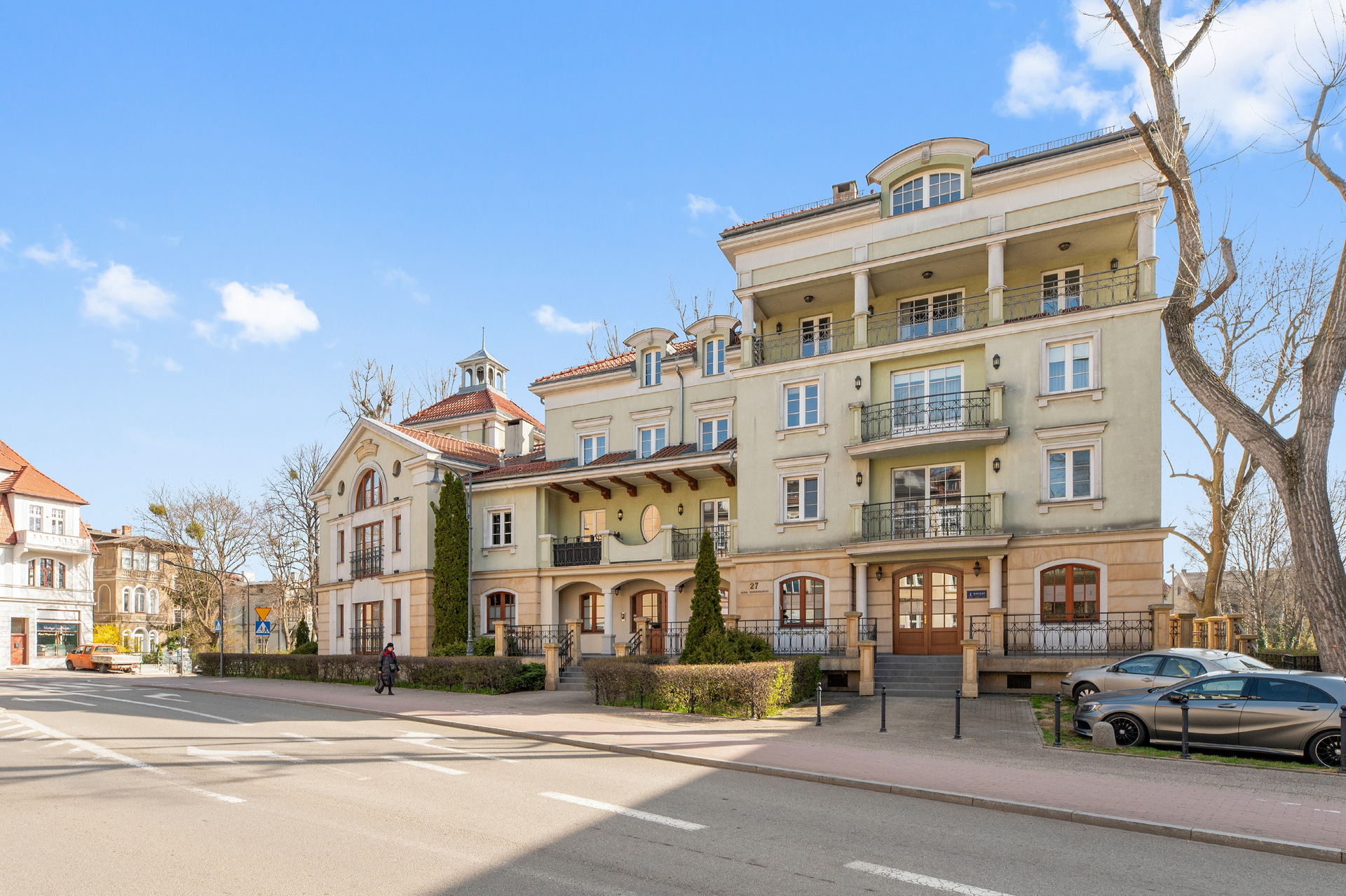 Grand Apartments