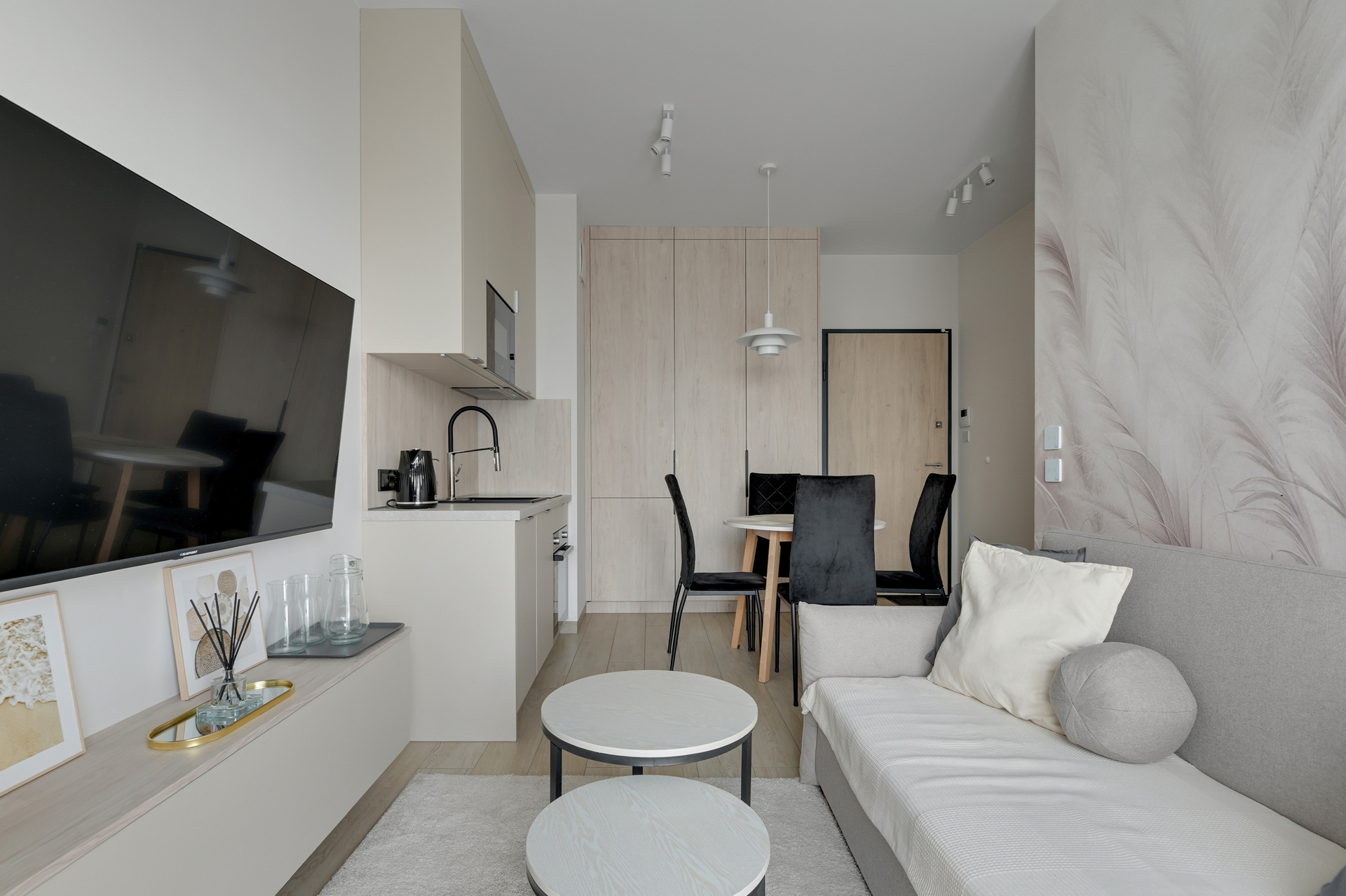 Grand Apartments