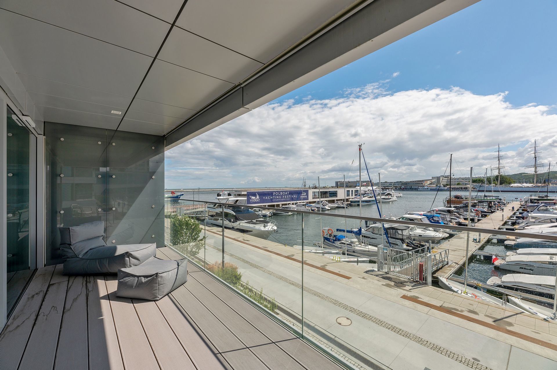 Yacht Park, Gdynia Śródmieście, wynajem gdynia, apartamenty gdynia, widok na marinę, skwer kościuszki