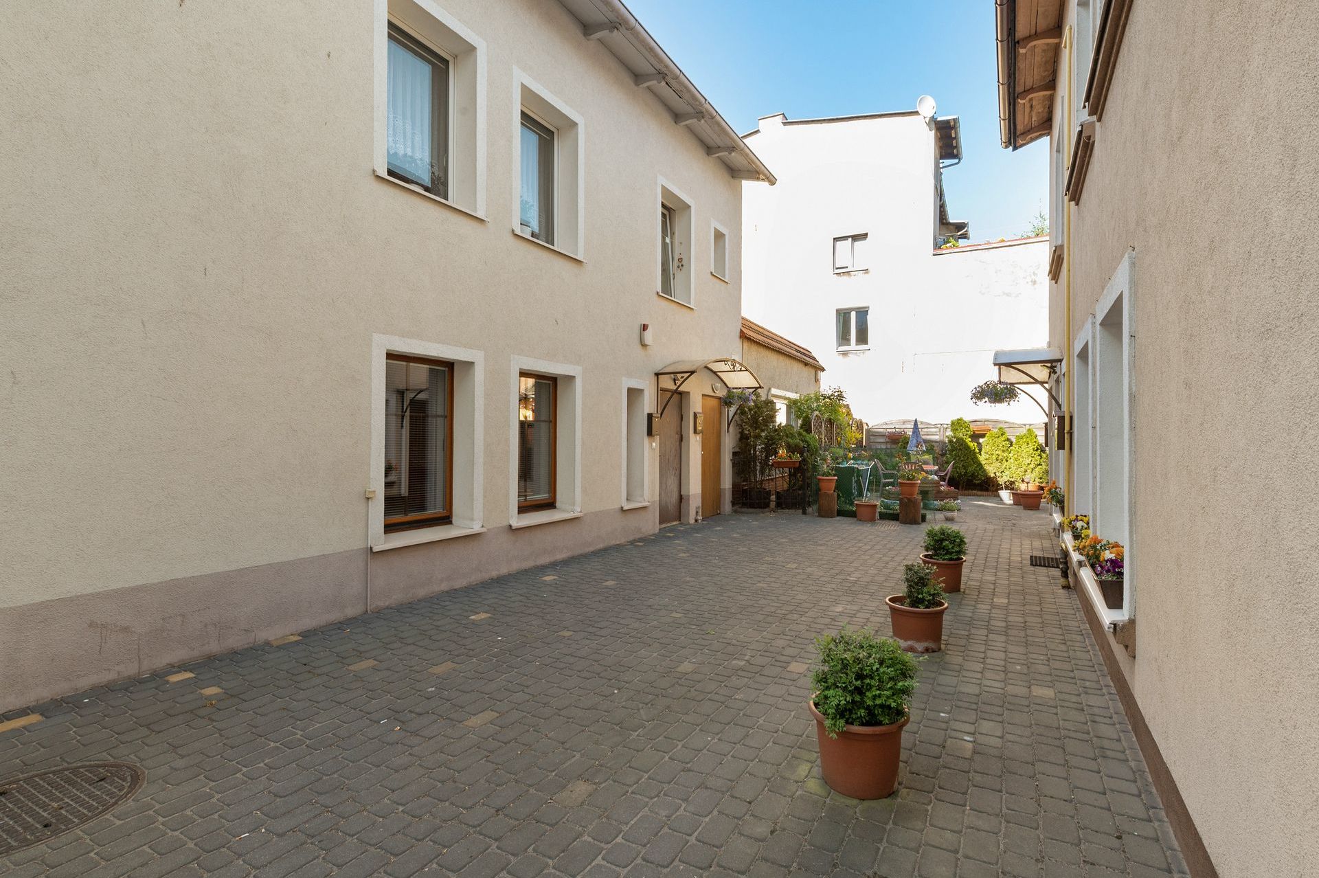 Grand Apartments